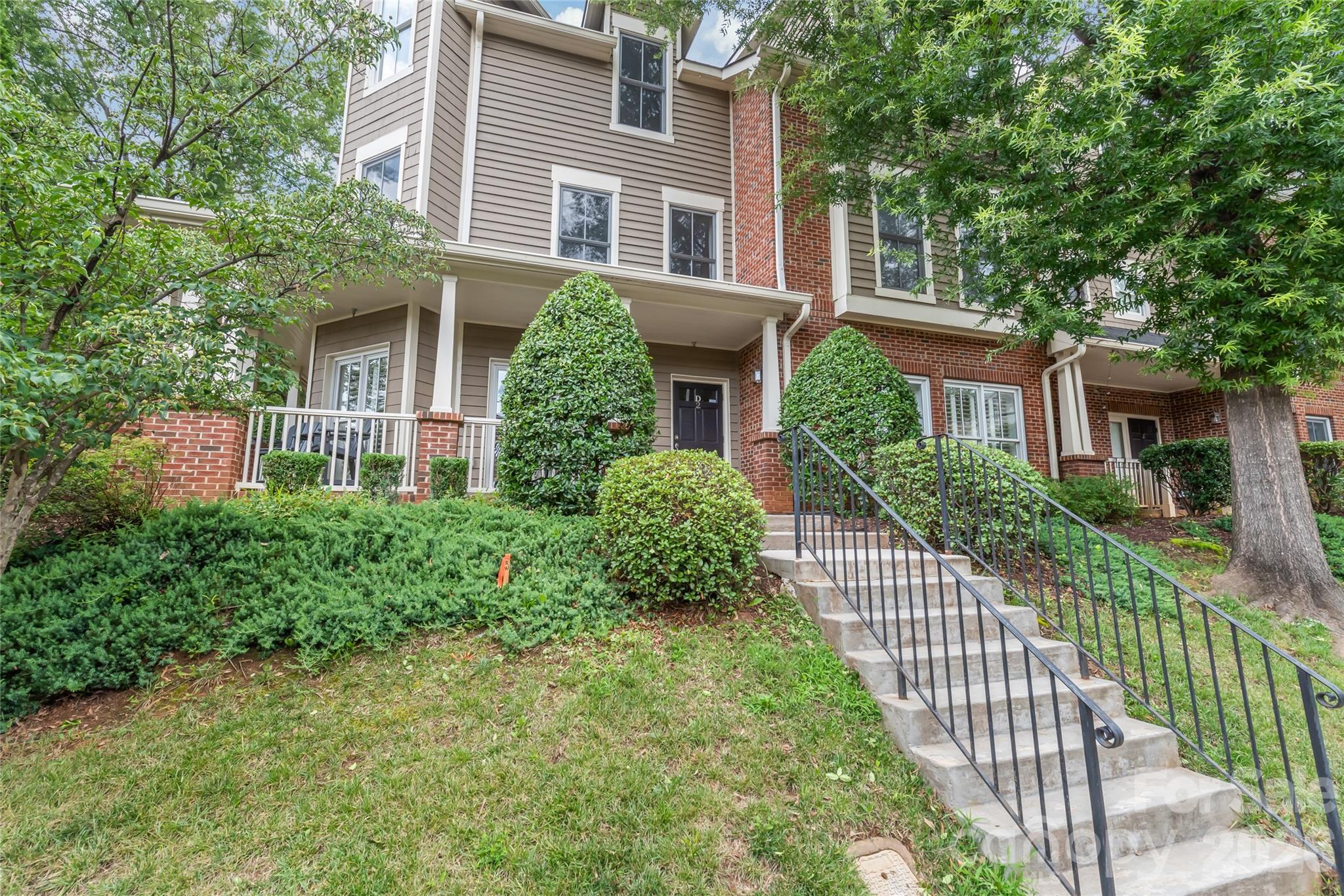 2000 Euclid Avenue Unit: D2