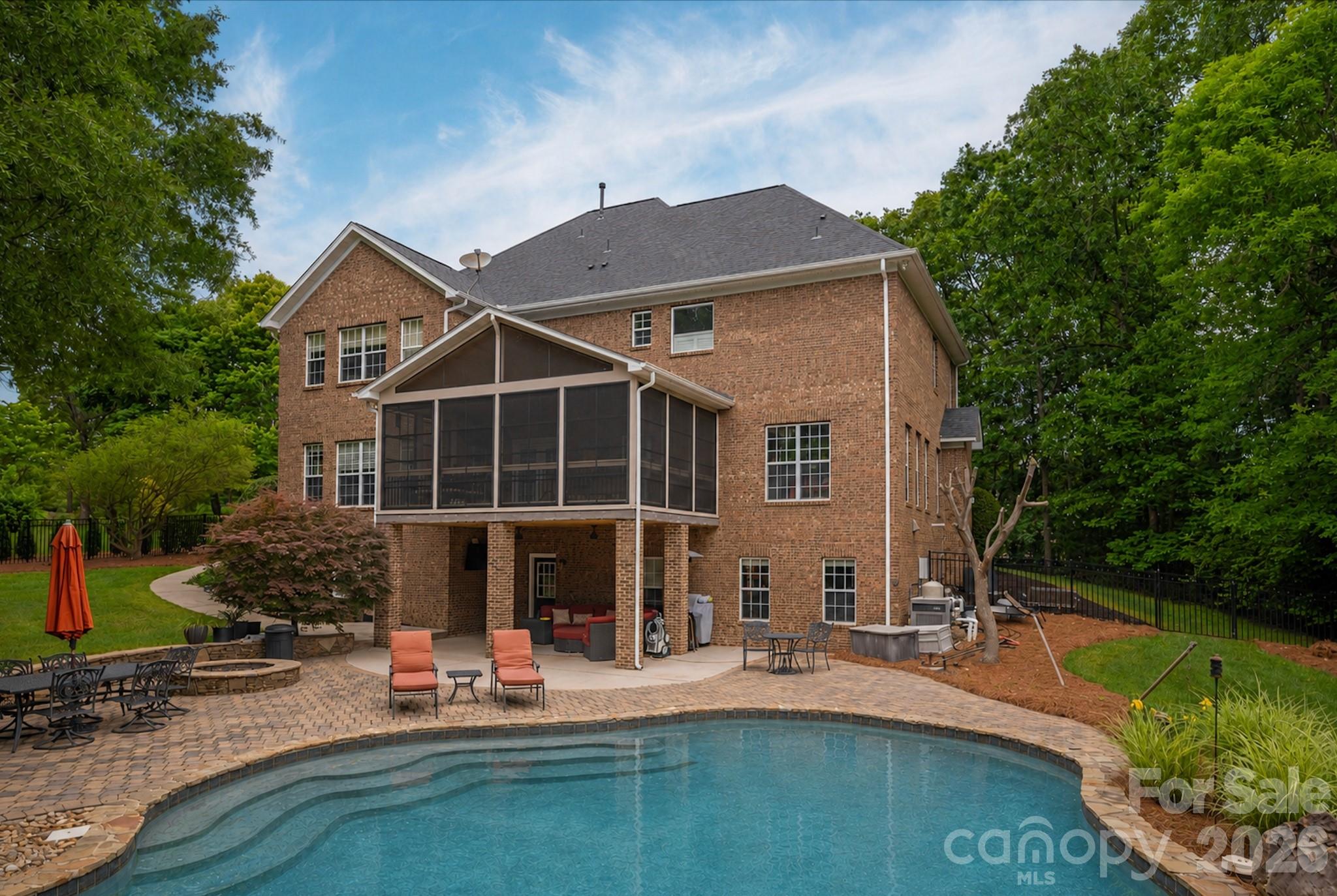 8801 Nellie Lane
