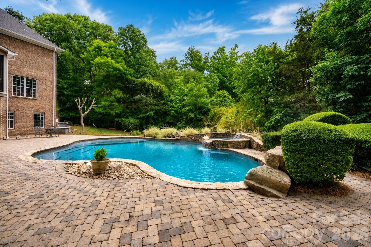 8801 Nellie Lane