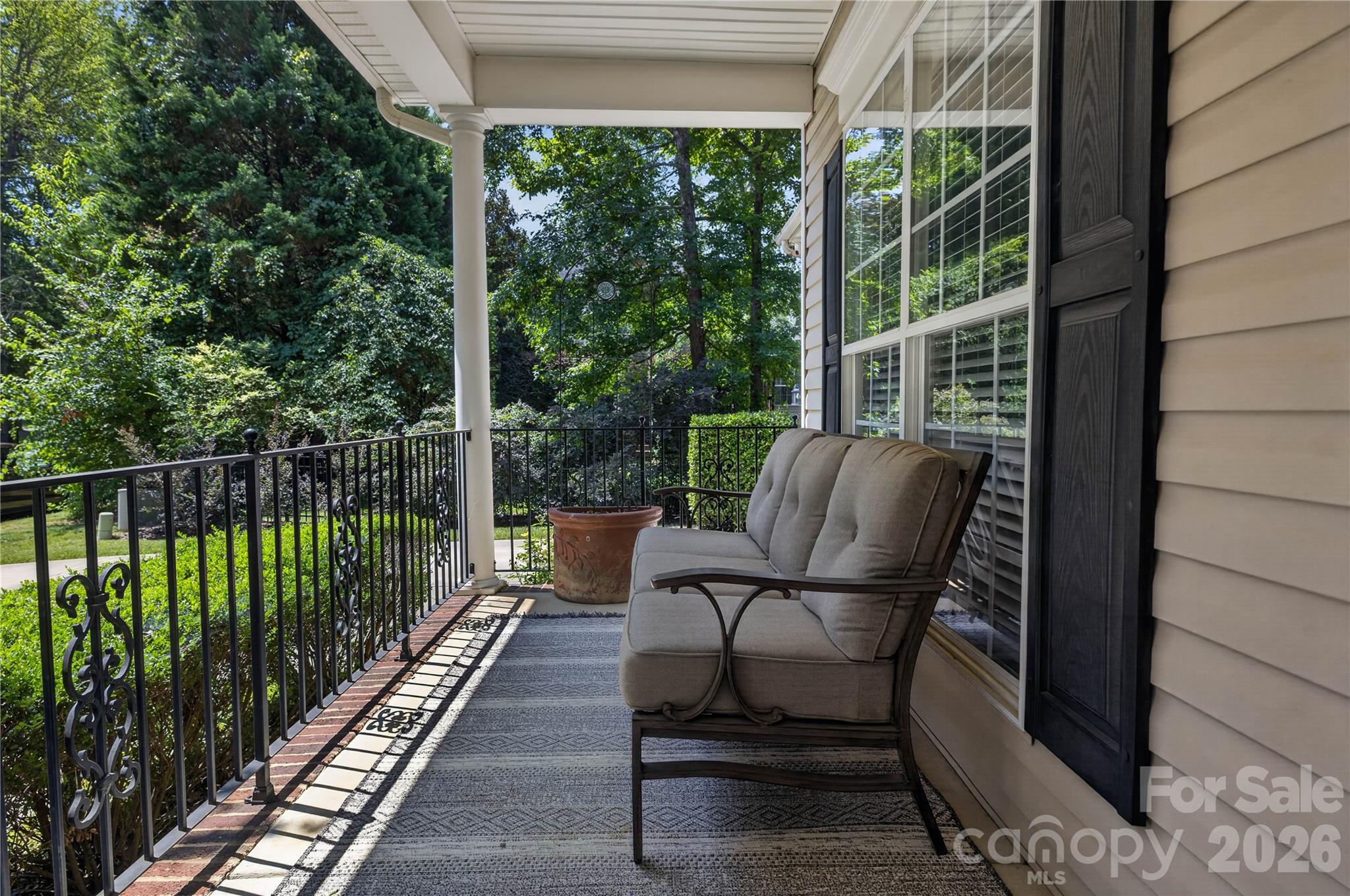 402 Abercairn Way