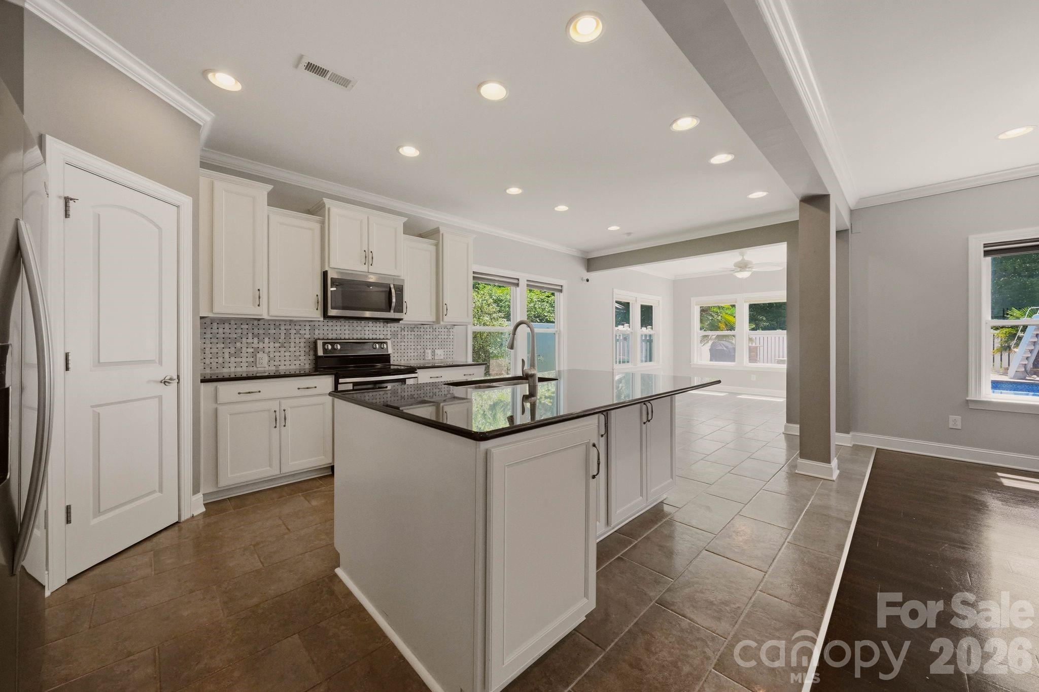 125 Paradise Hills Circle