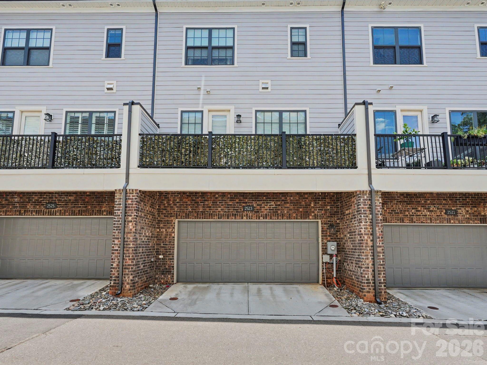 2523 Deacon Avenue