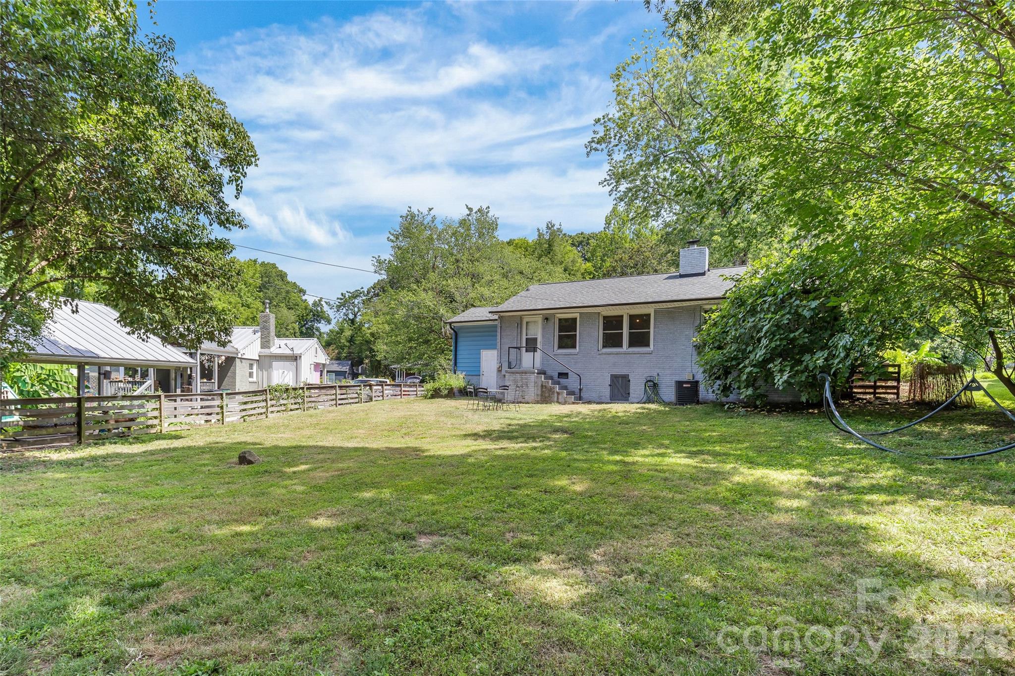 3443 Airlie Street