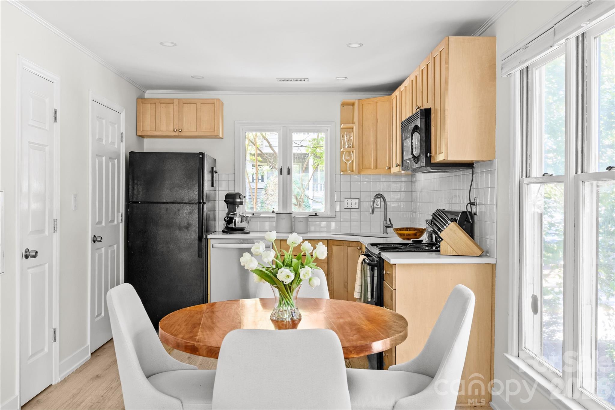 433 W 8th Street Unit: 68