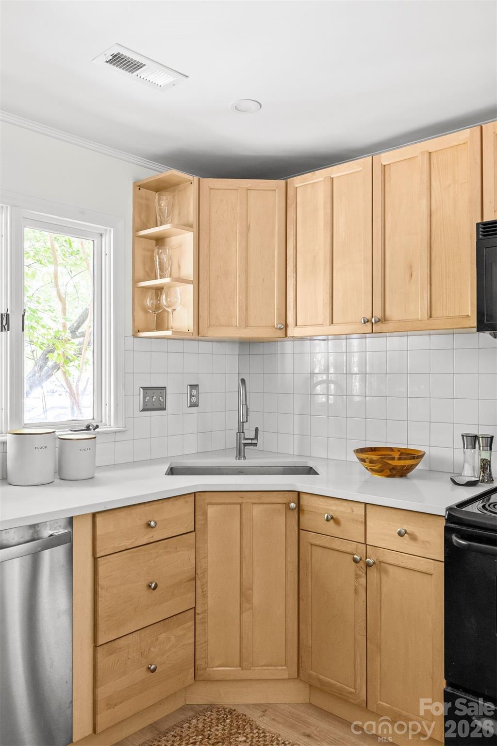433 W 8th Street Unit: 68