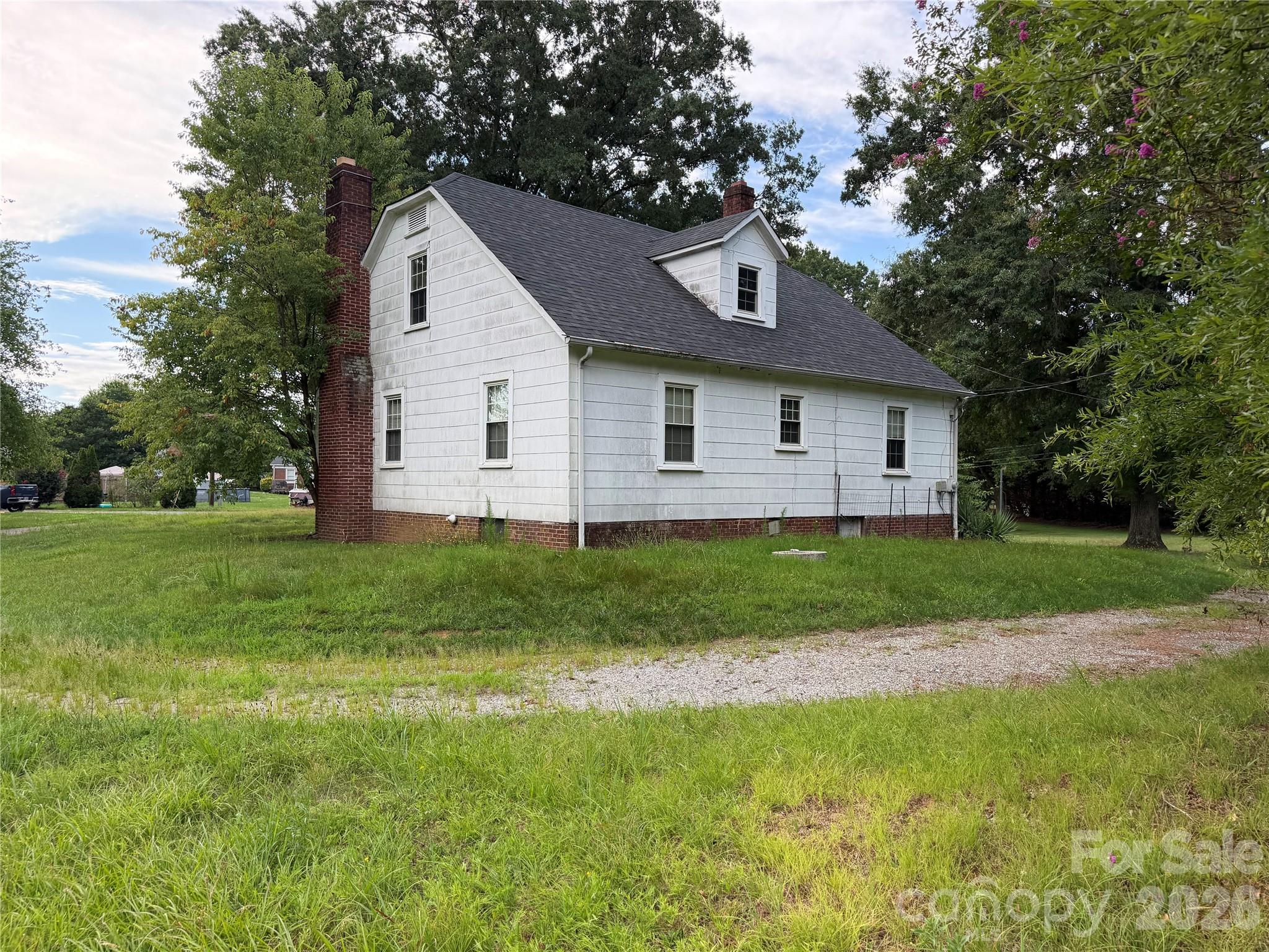 2607 20th Street Lane NE