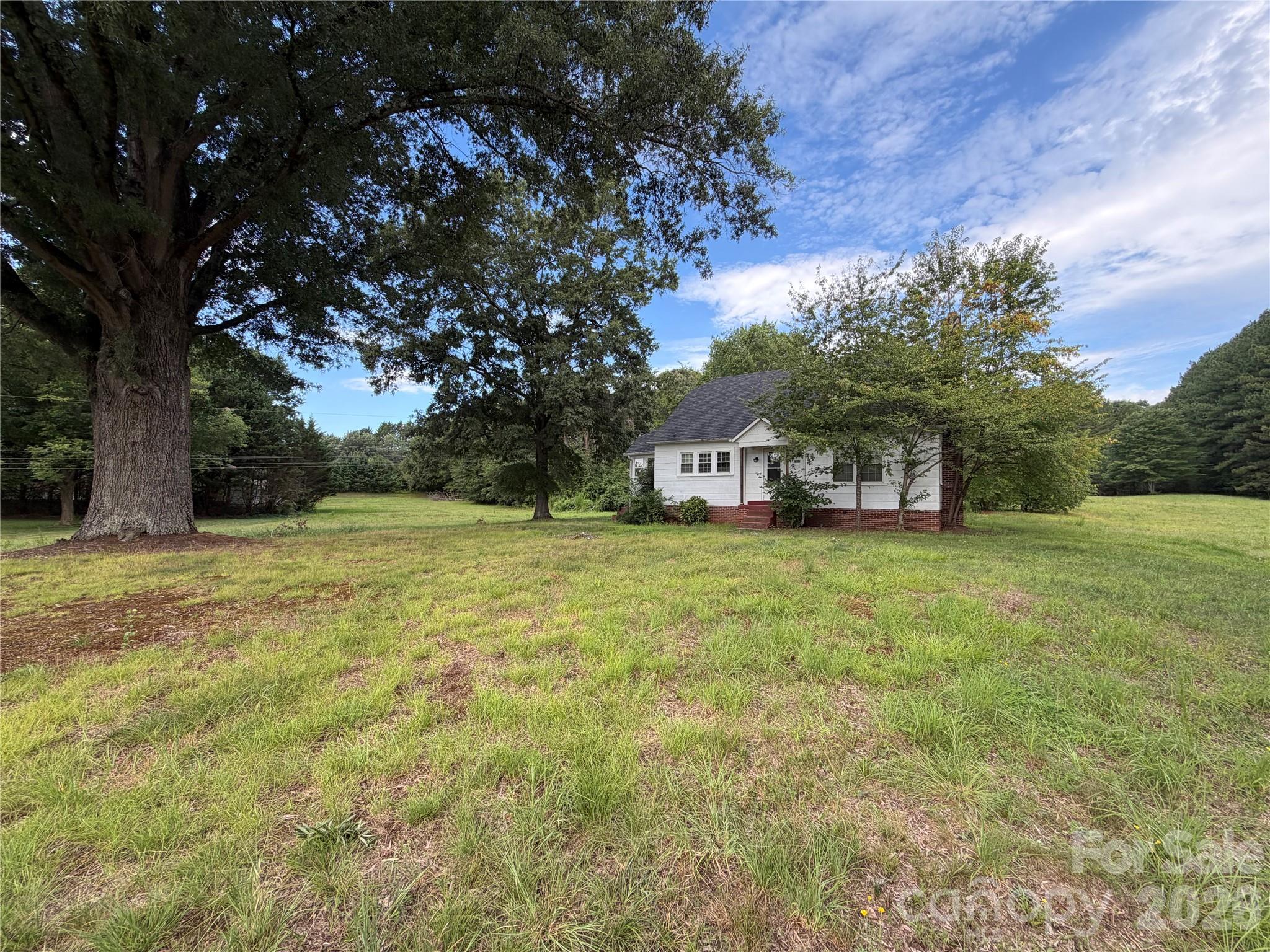2607 20th Street Lane NE