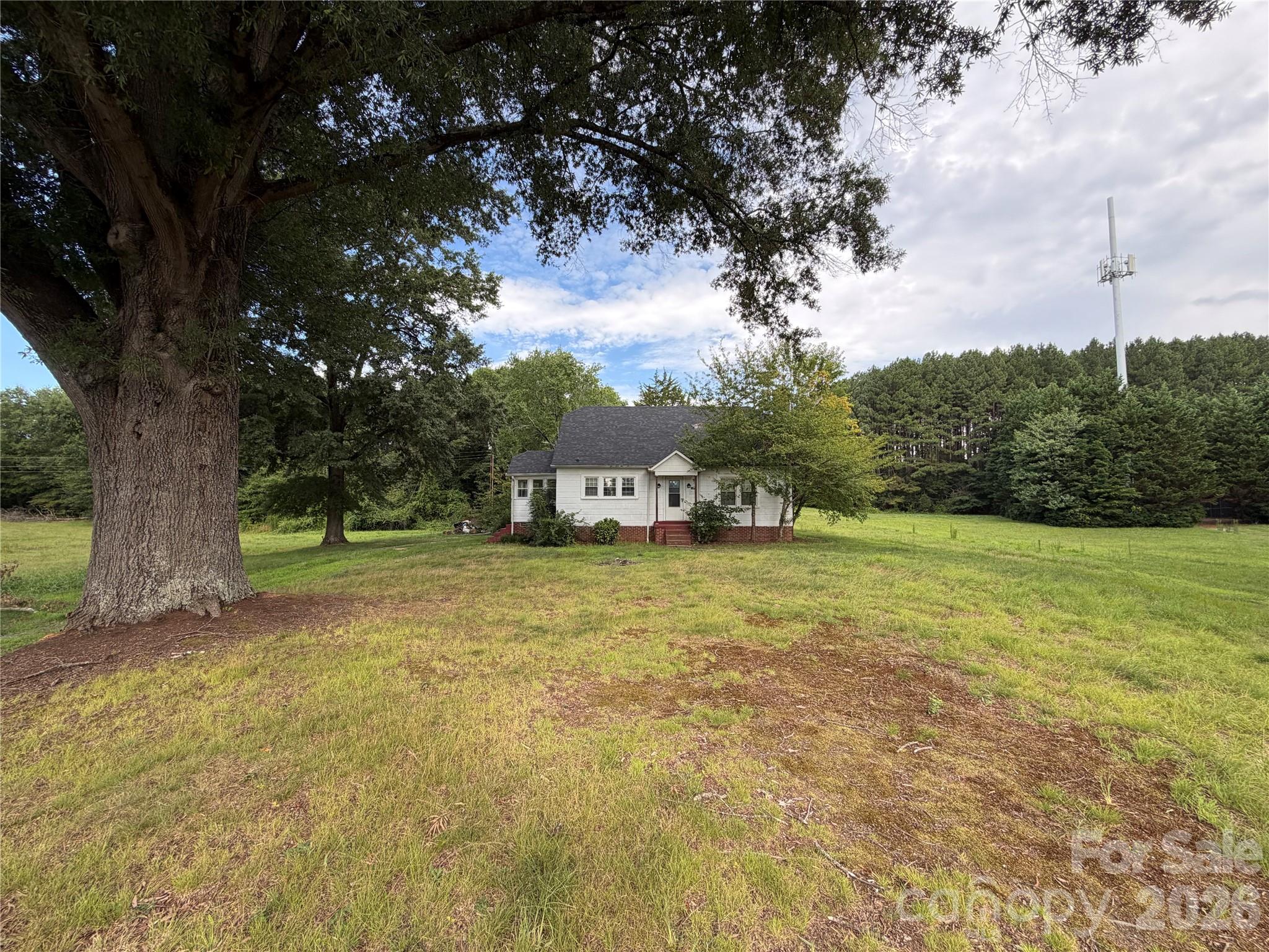 2607 20th Street Lane NE
