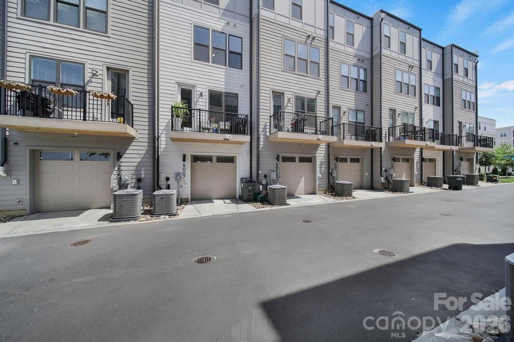 5007 Tiny Lane