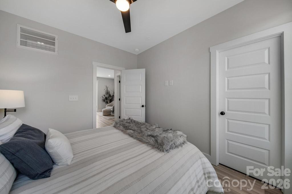 5007 Tiny Lane