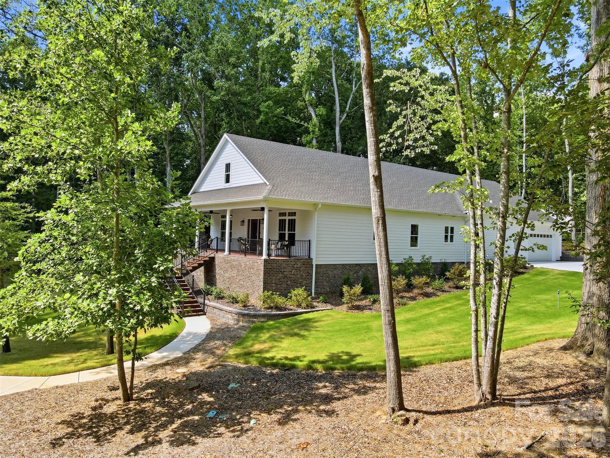 2698 Oakhurst Drive