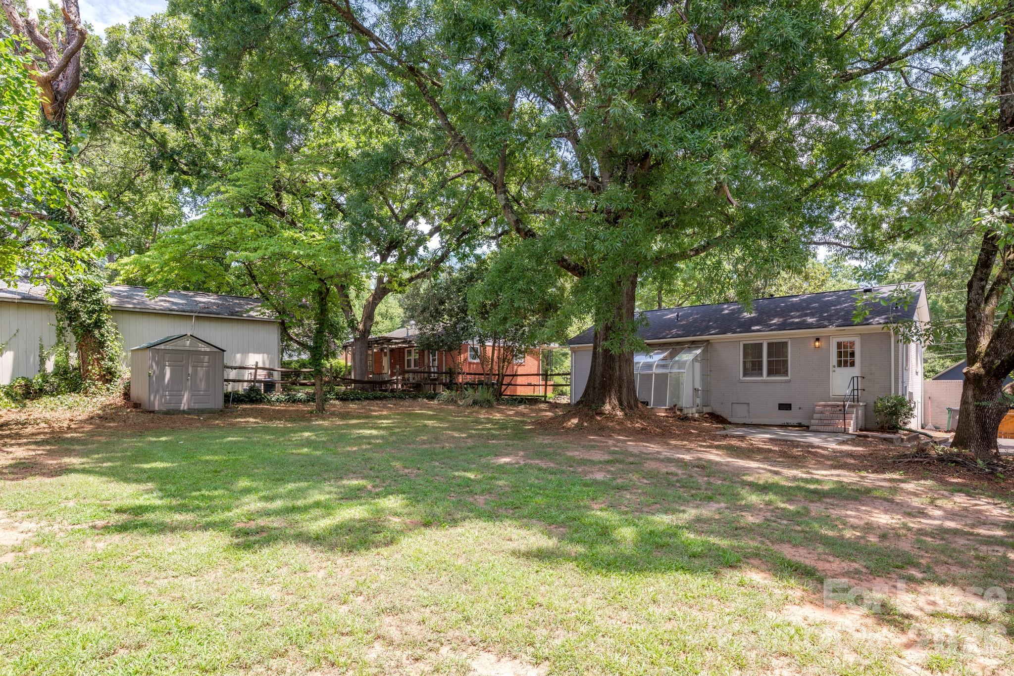 1129 Eastview Drive