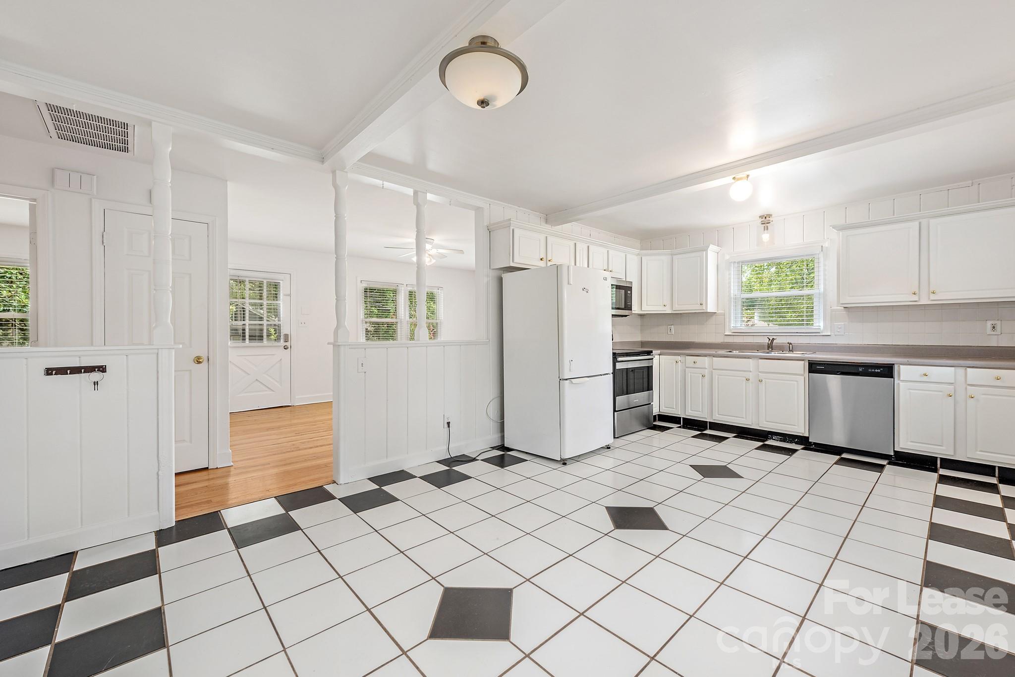 1129 Eastview Drive
