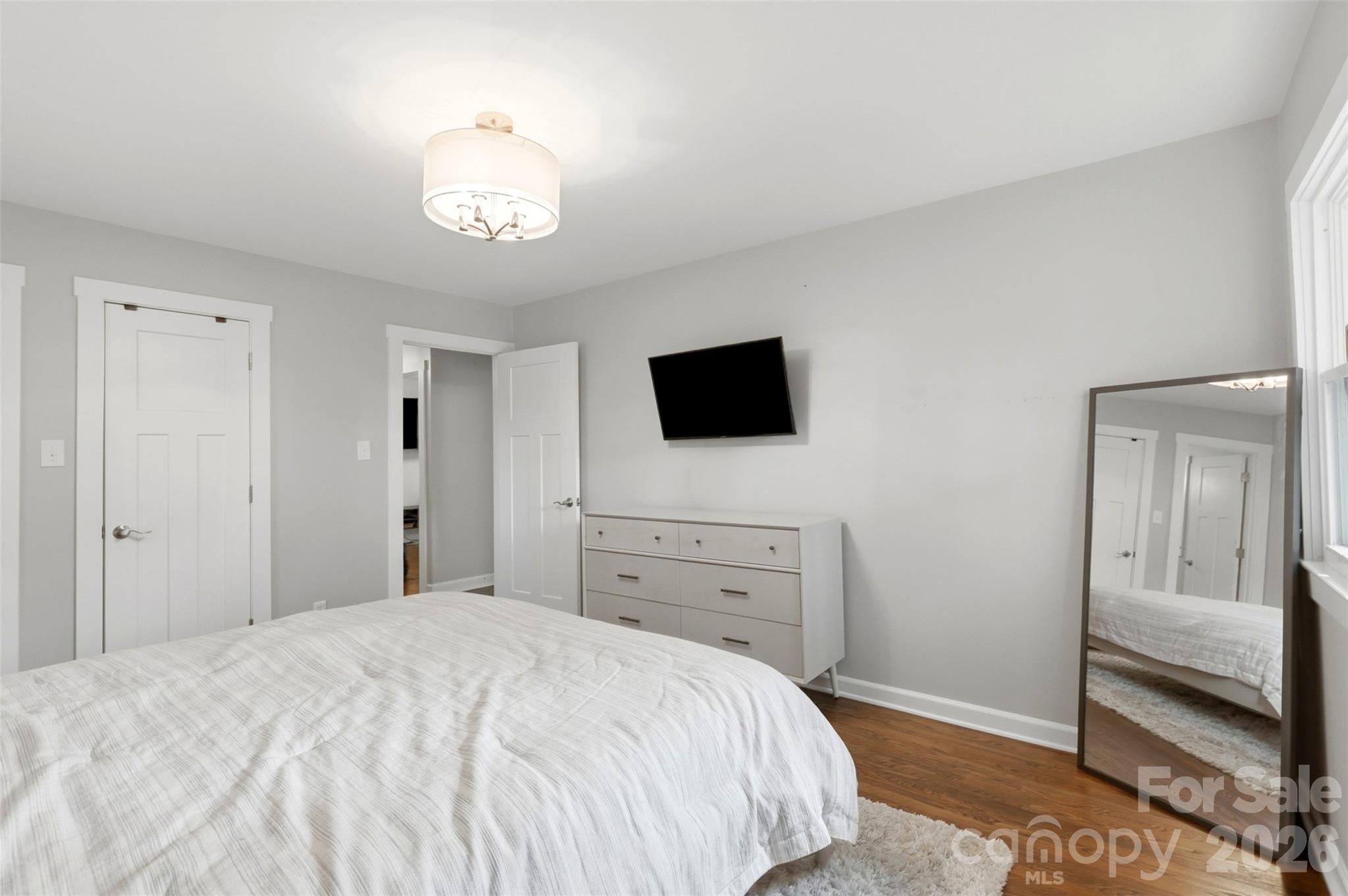 8115 Knollbrook Drive