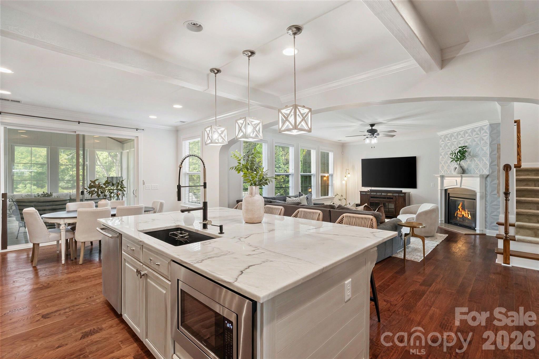 914 Oleander Lane