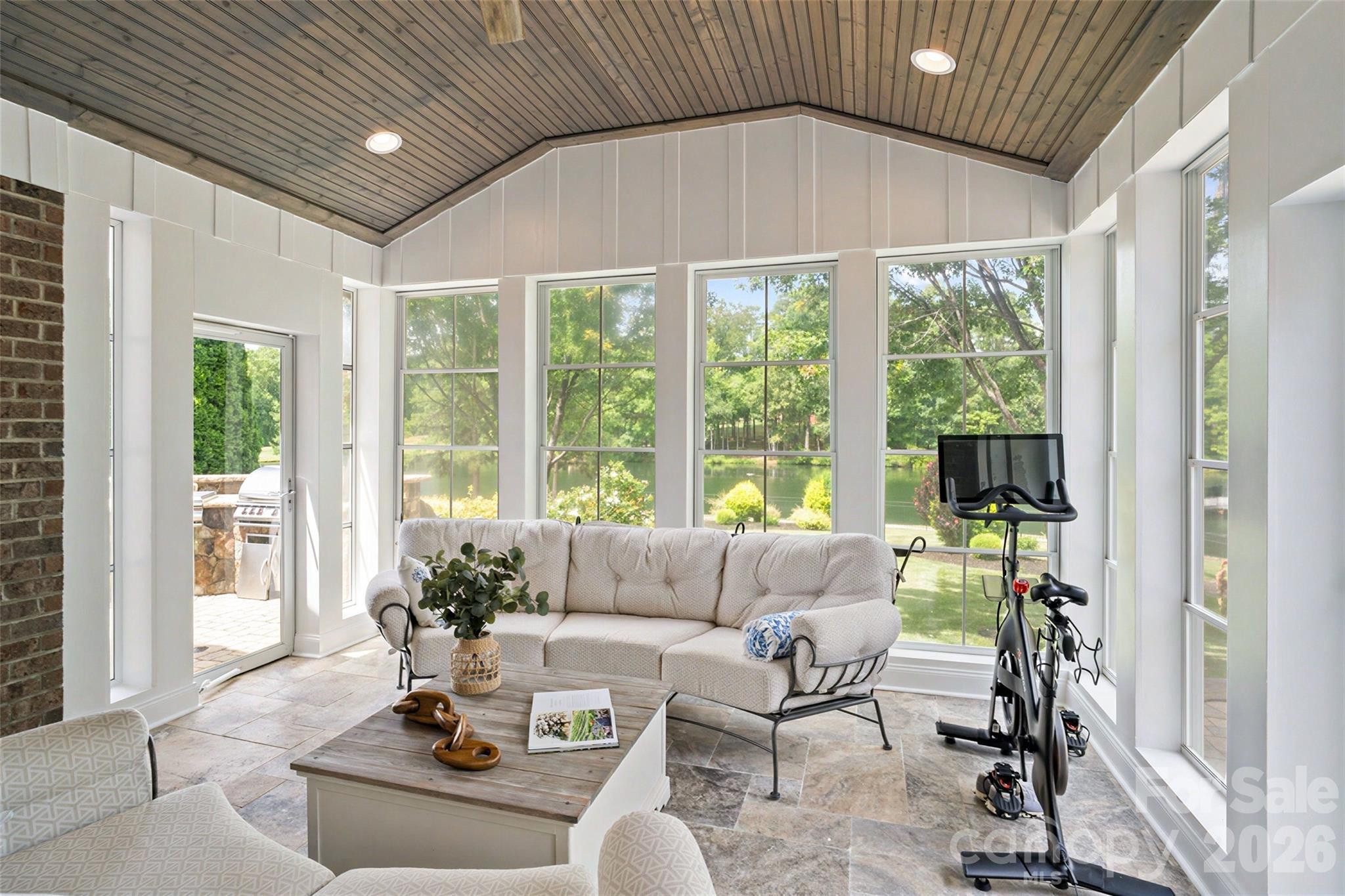 914 Oleander Lane