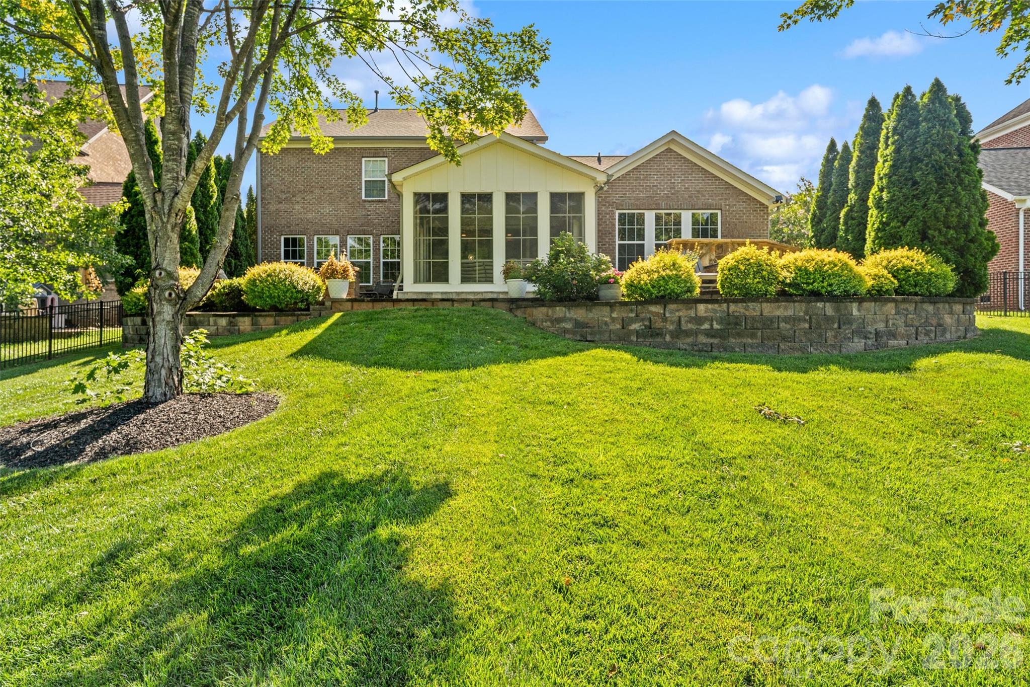 914 Oleander Lane