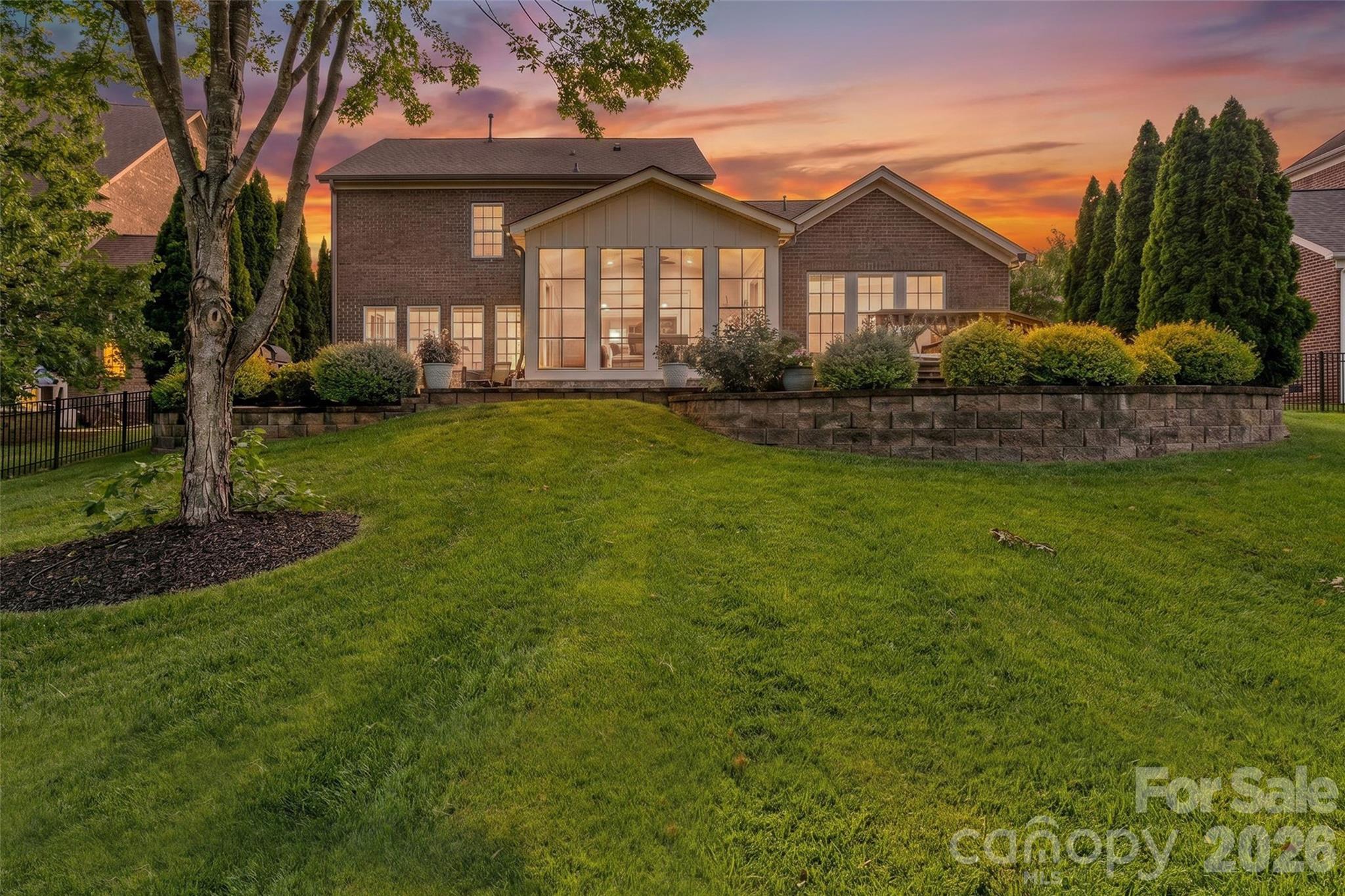 914 Oleander Lane