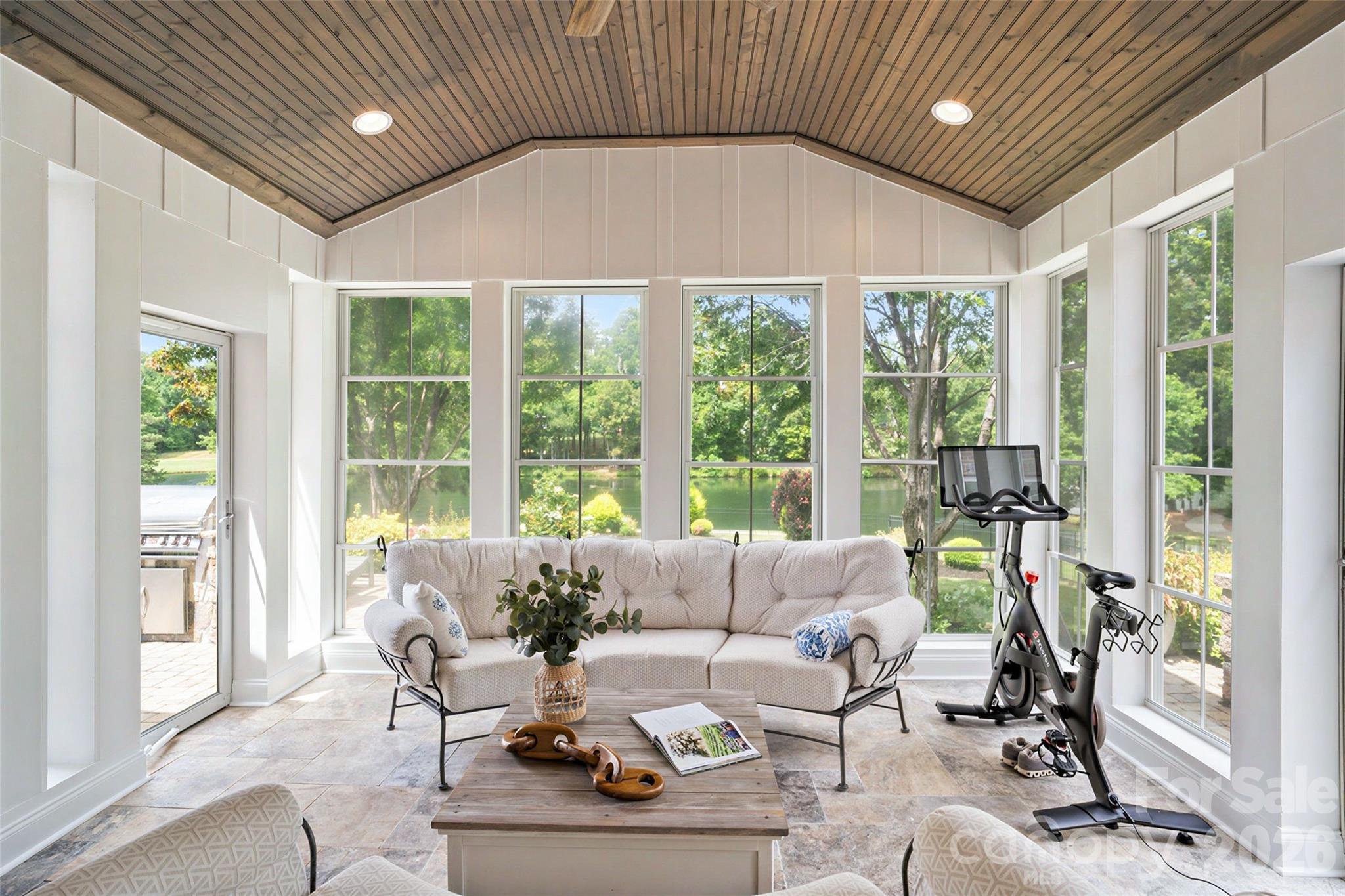 914 Oleander Lane