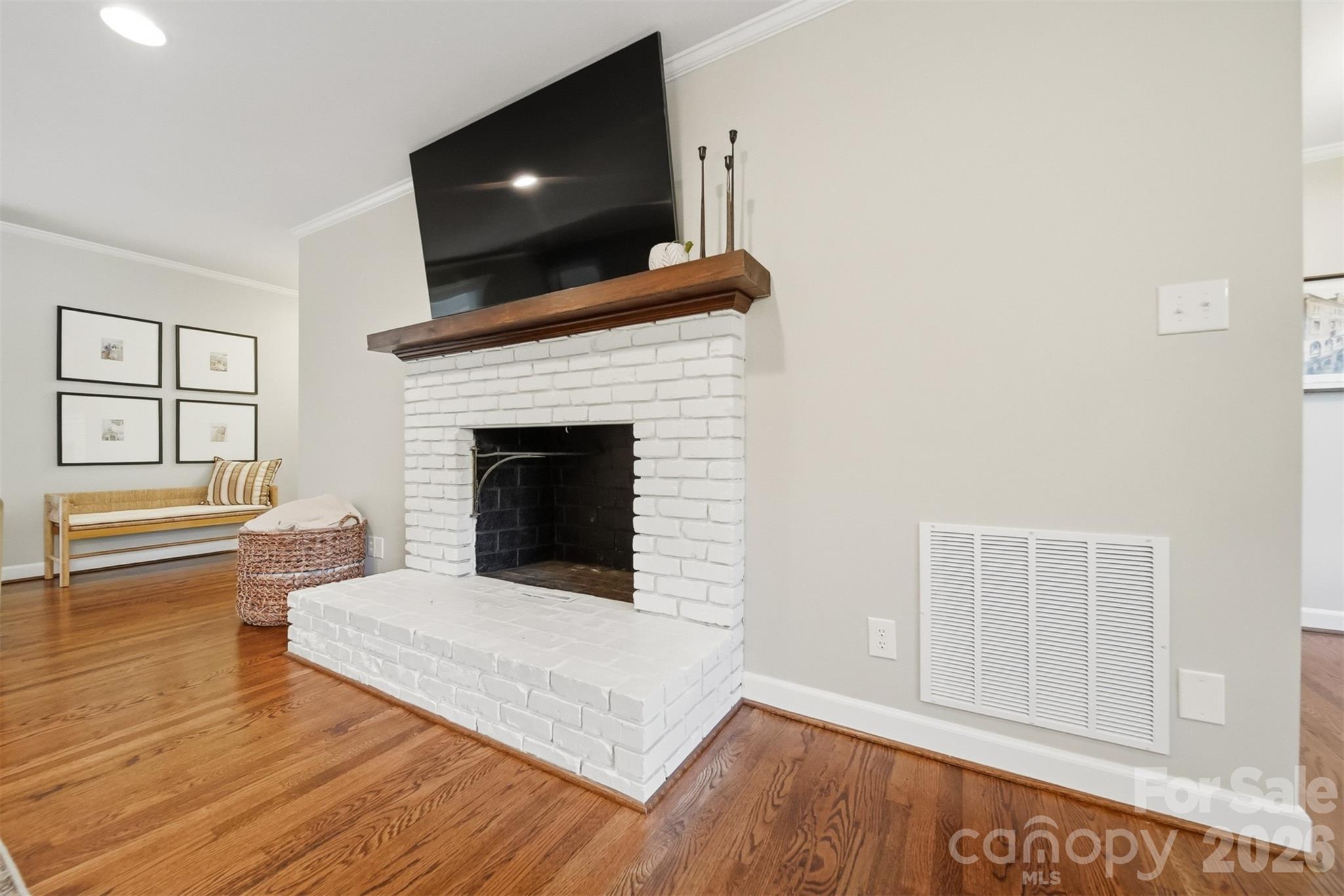 1240 10th Street Lane NW