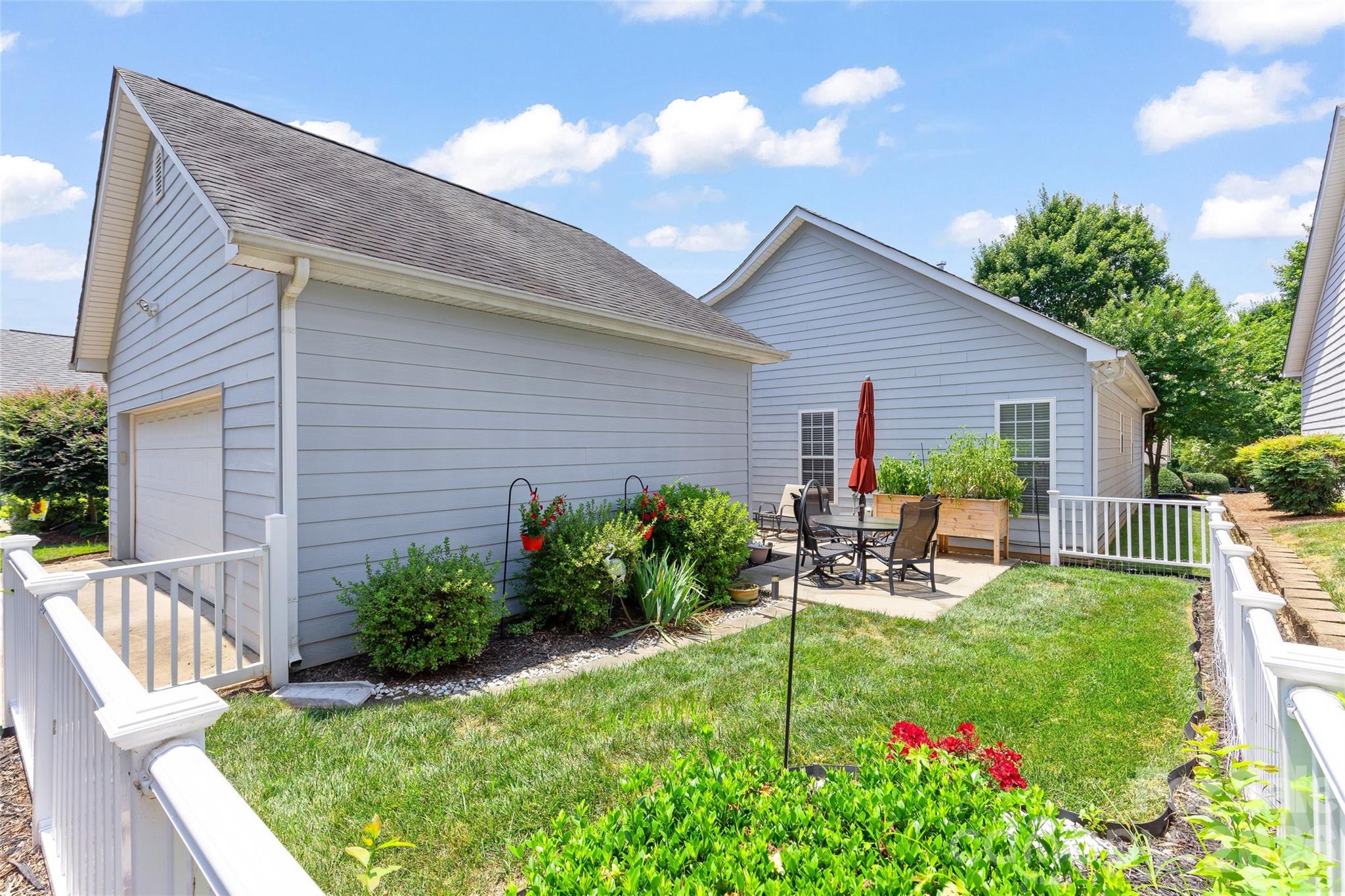 10047 Bishops Gate Boulevard