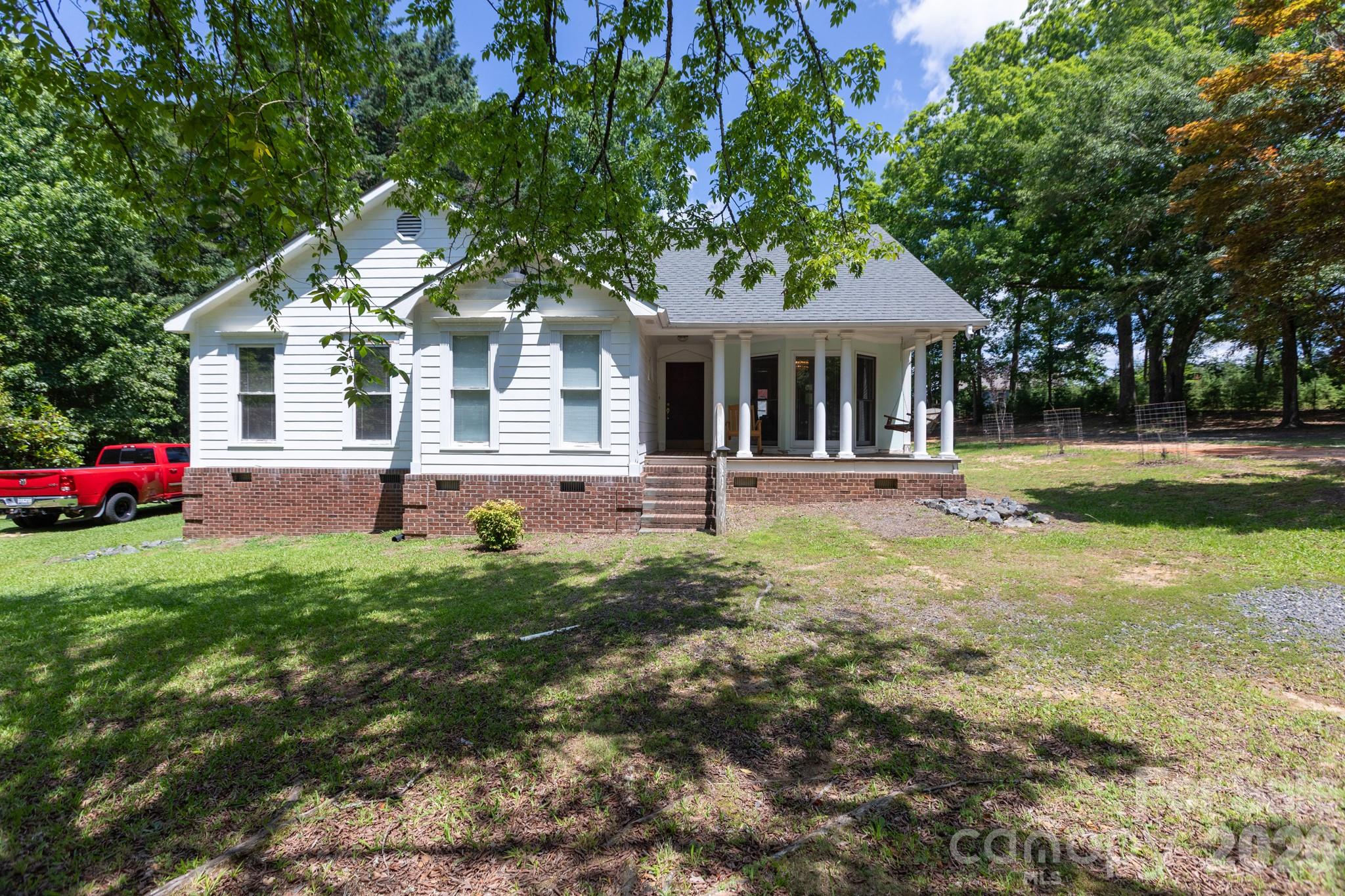 15224 Thomas Road