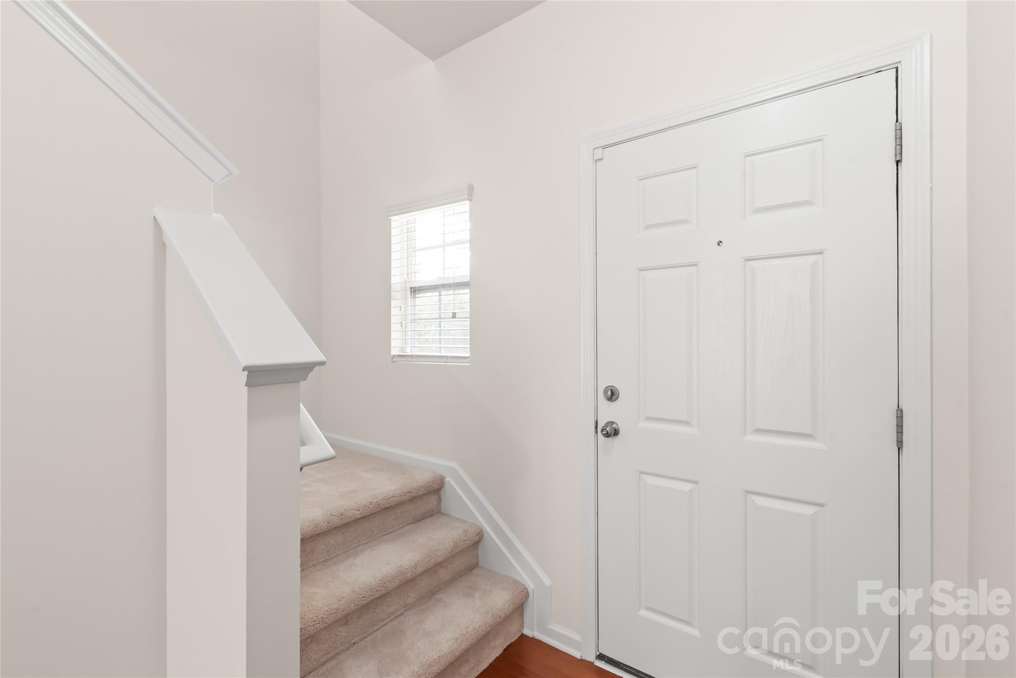 8411 Romana Red Lane
