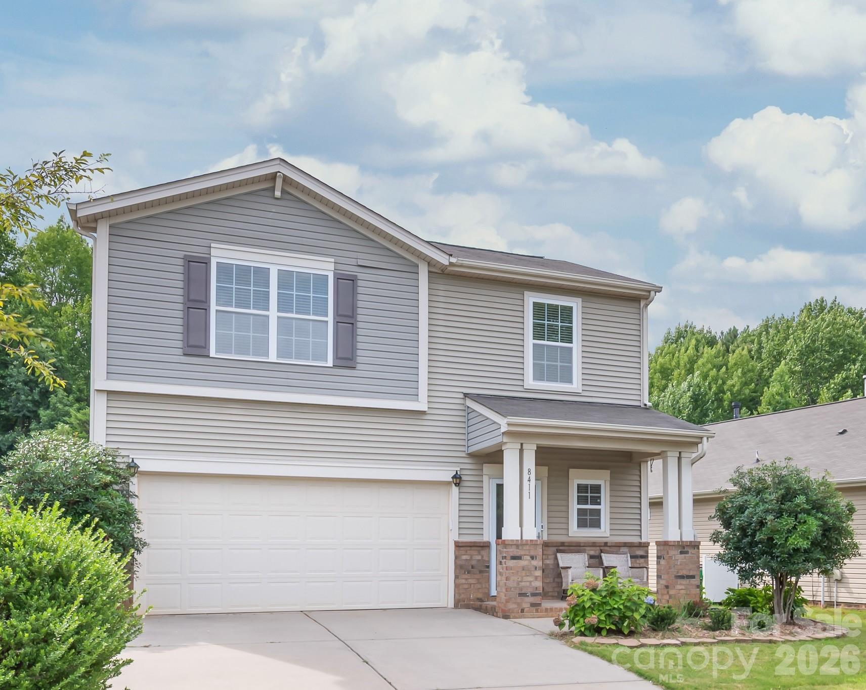 8411 Romana Red Lane