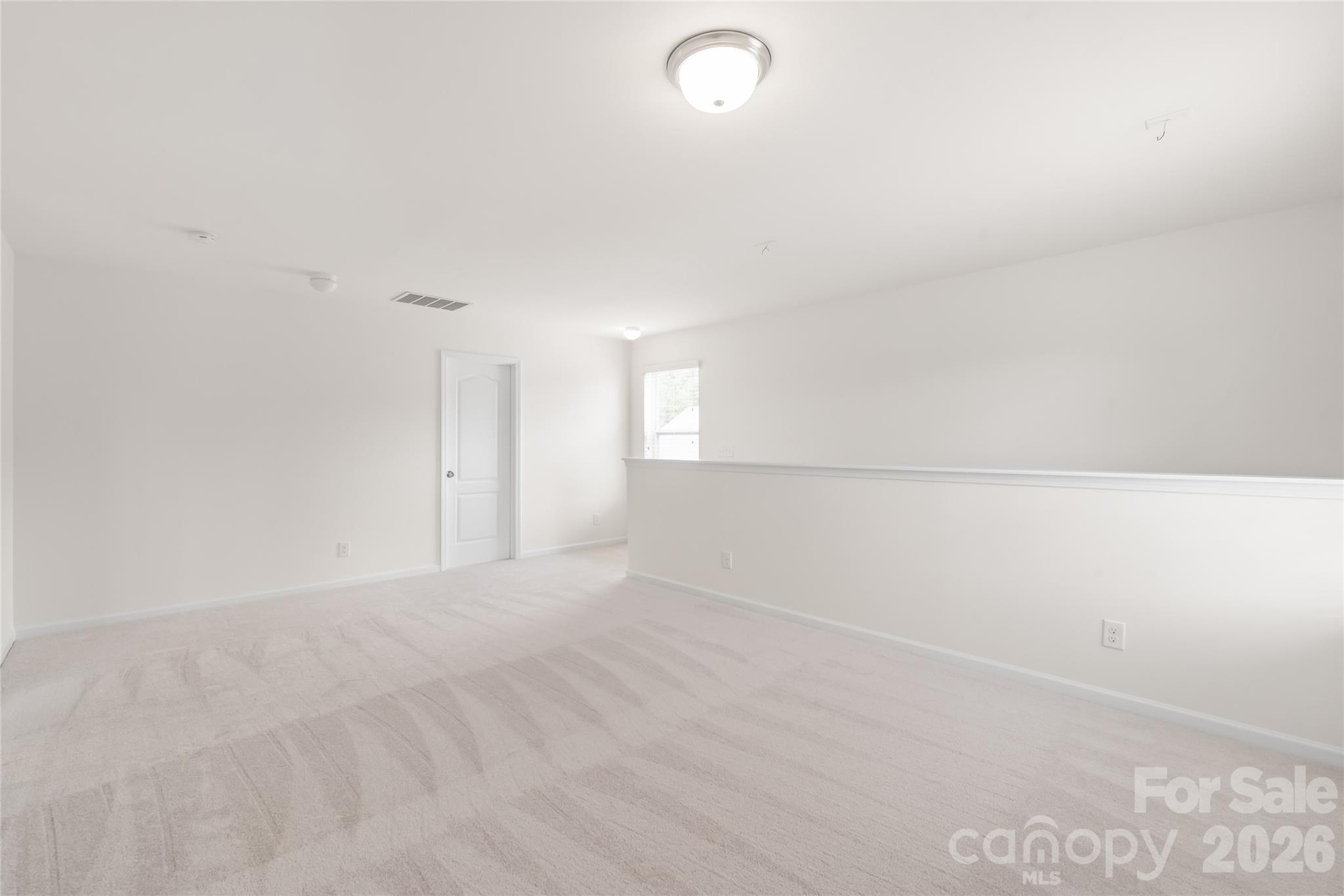 8411 Romana Red Lane