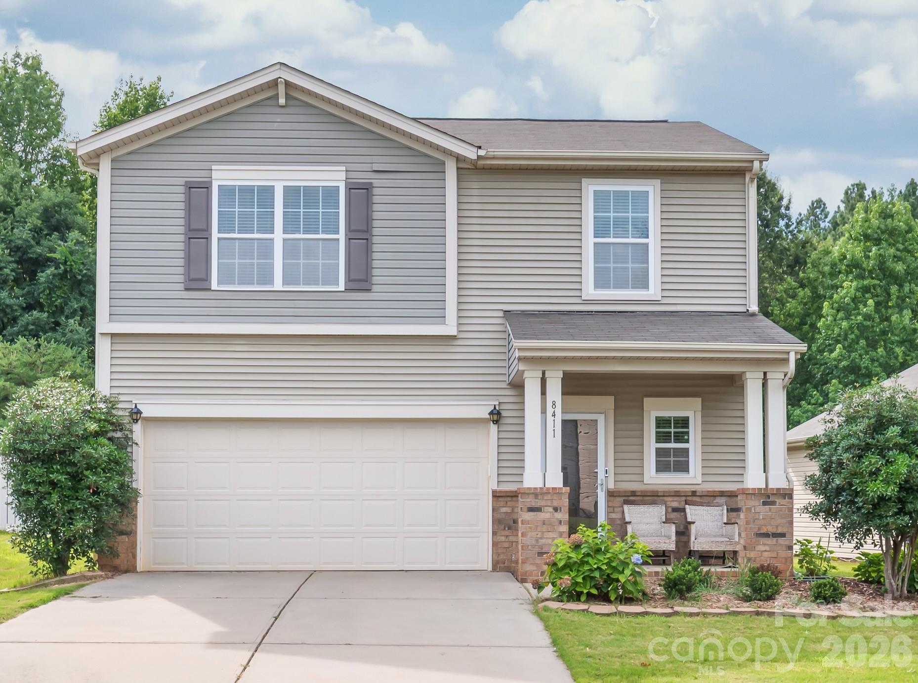 8411 Romana Red Lane