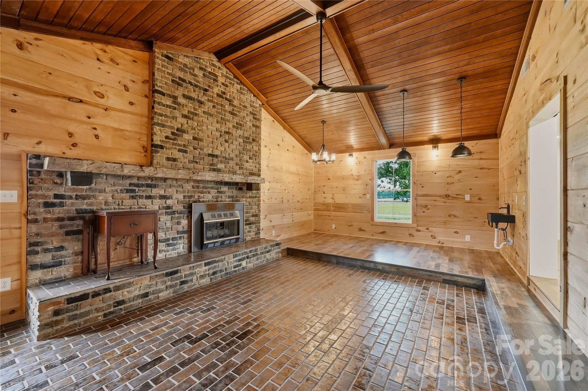 1421 Old Highway 74