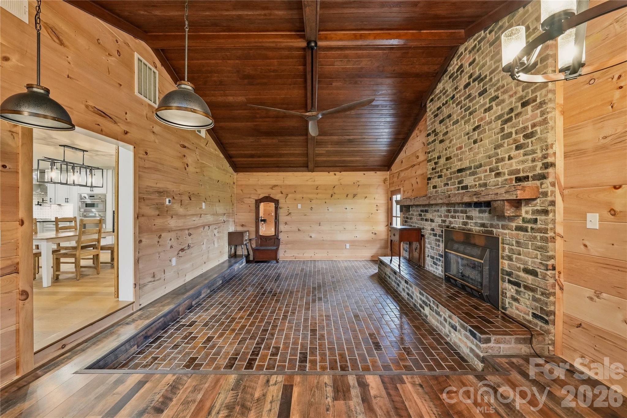 1421 Old Highway 74
