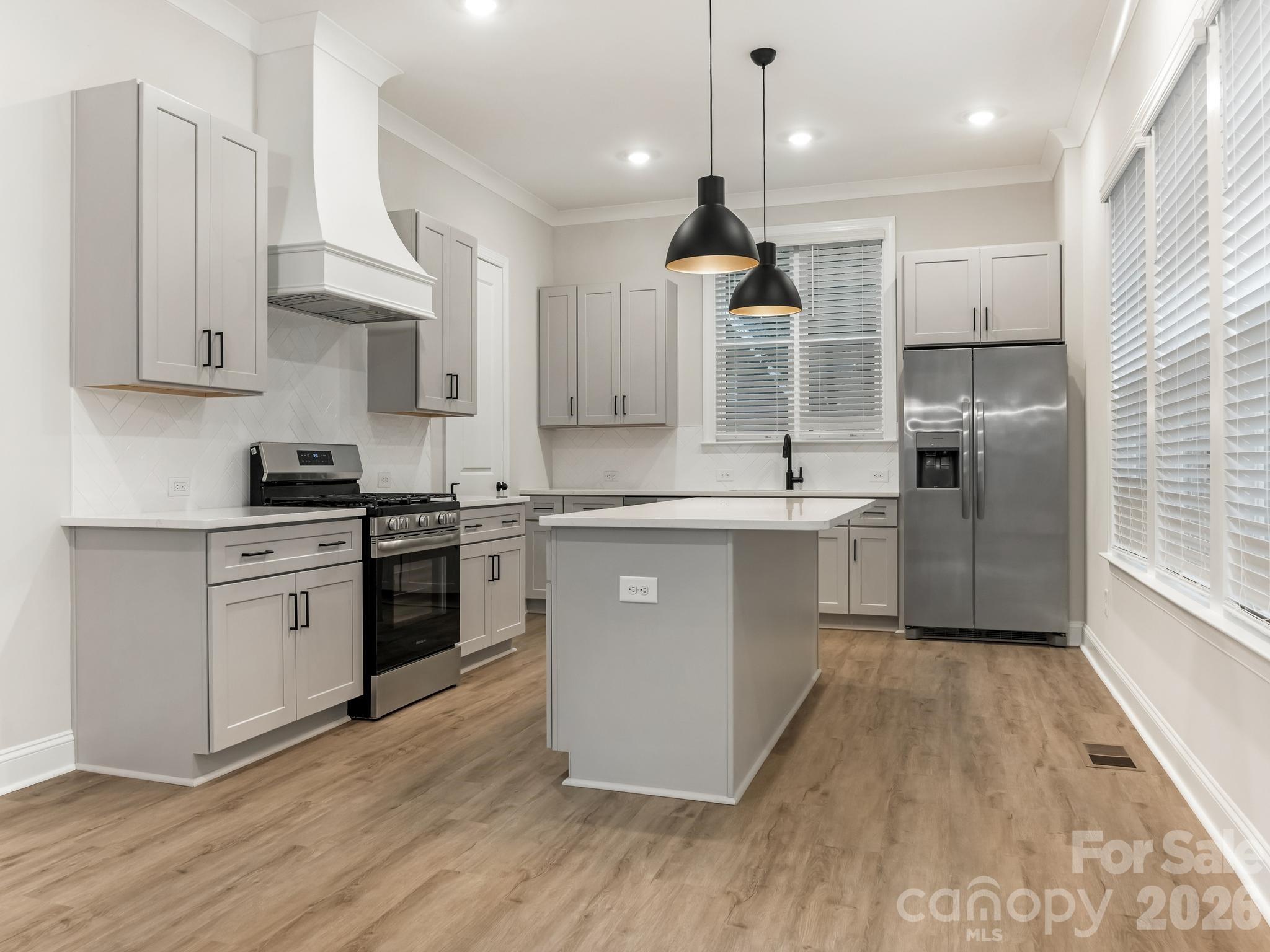 428 Woodvale Place
