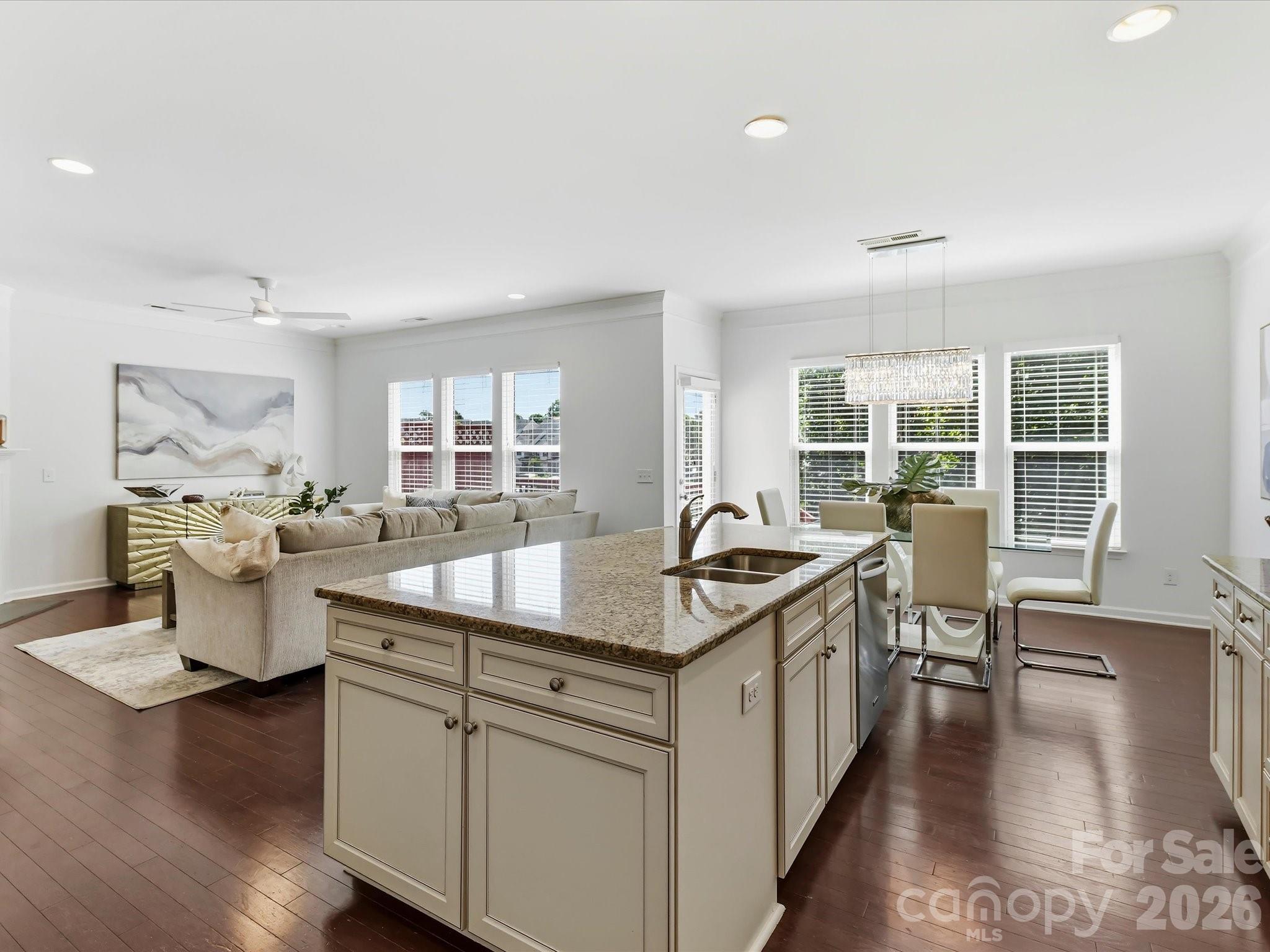 1806 Sunchaser Lane