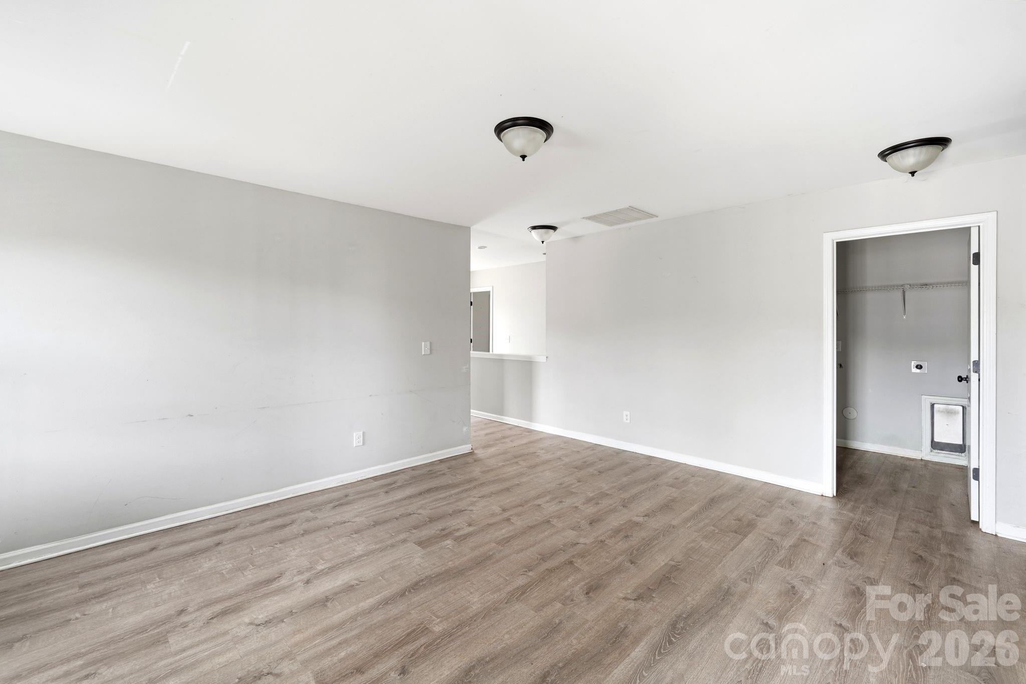 5011 Elementary View Drive