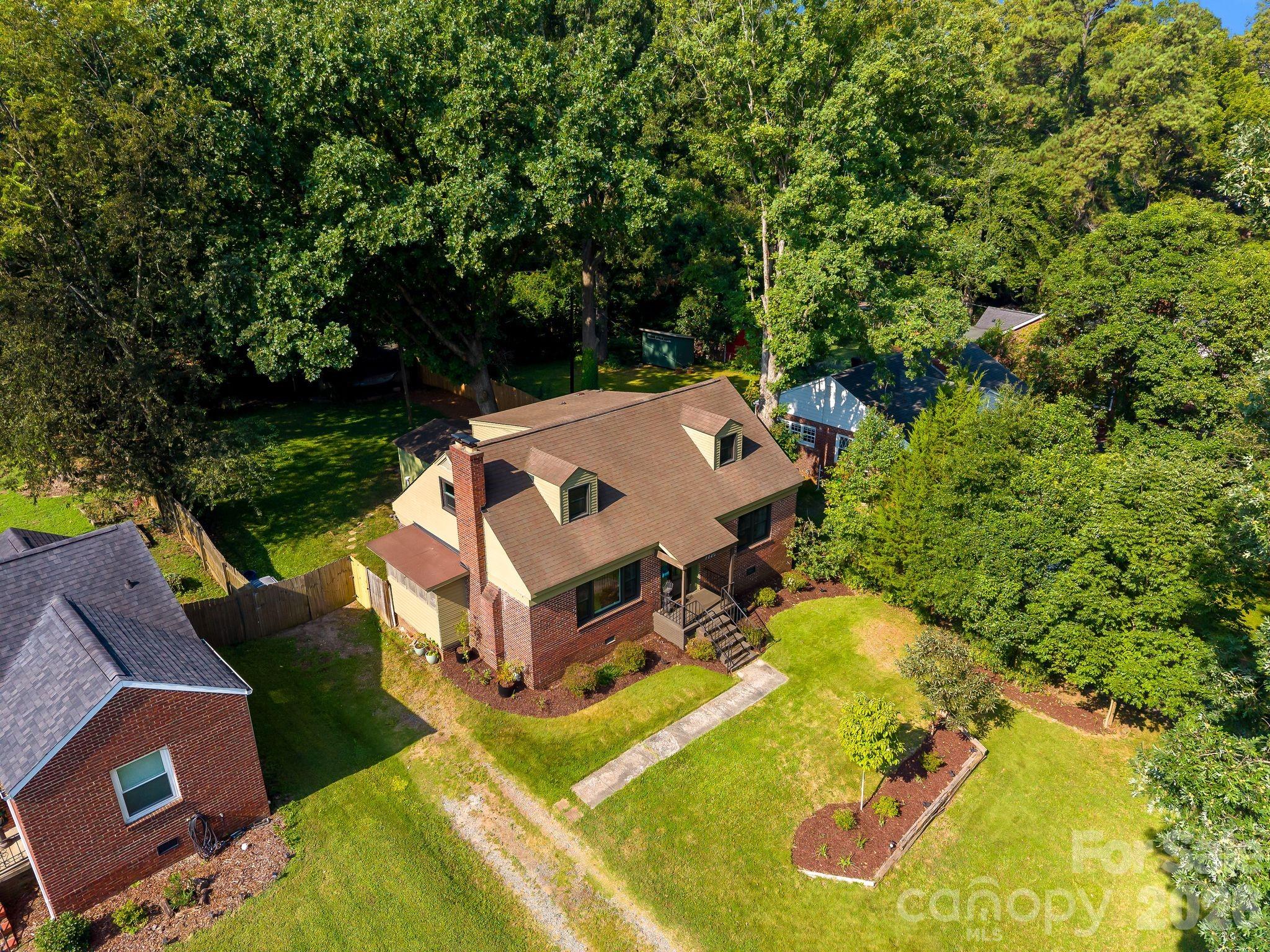 2220 Arnold Drive