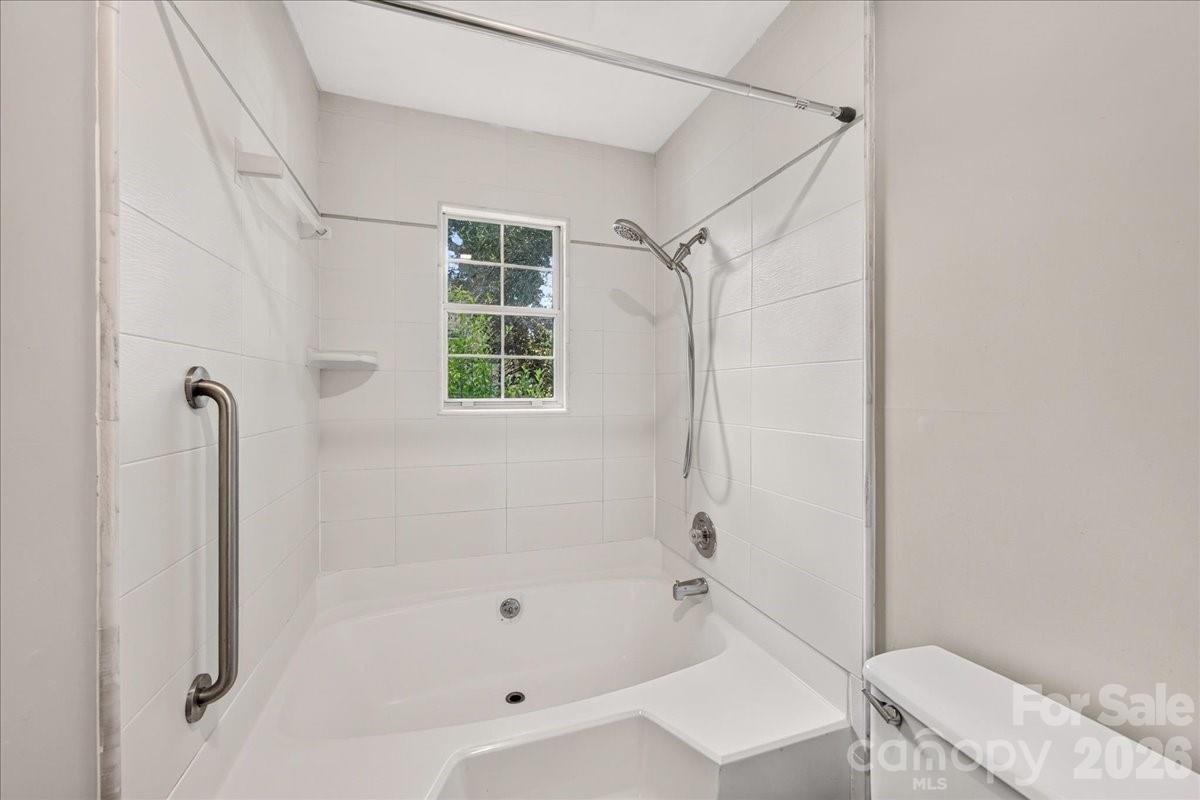 3220 Selwyn Farms Lane Unit: 5