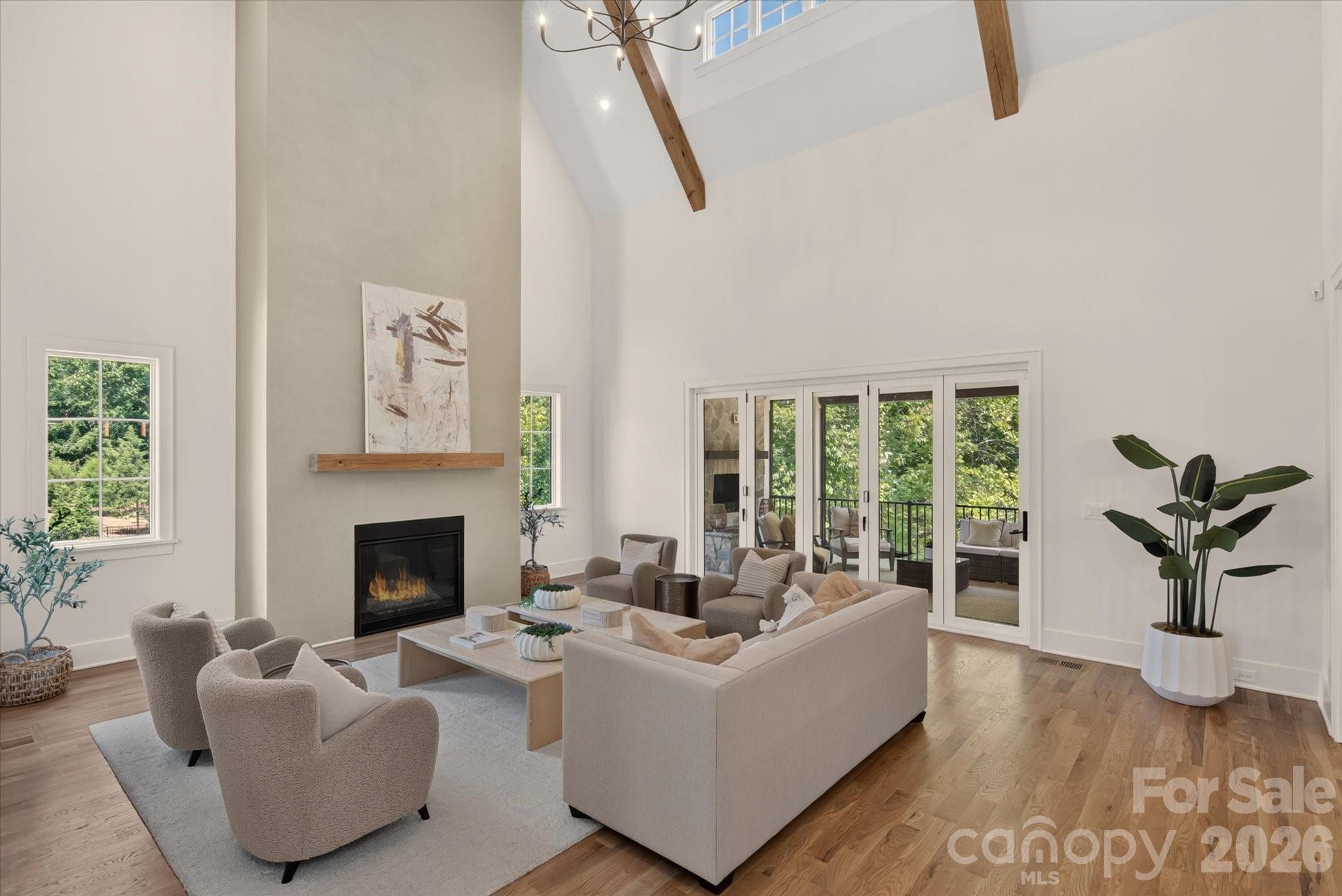 213 Crest Court