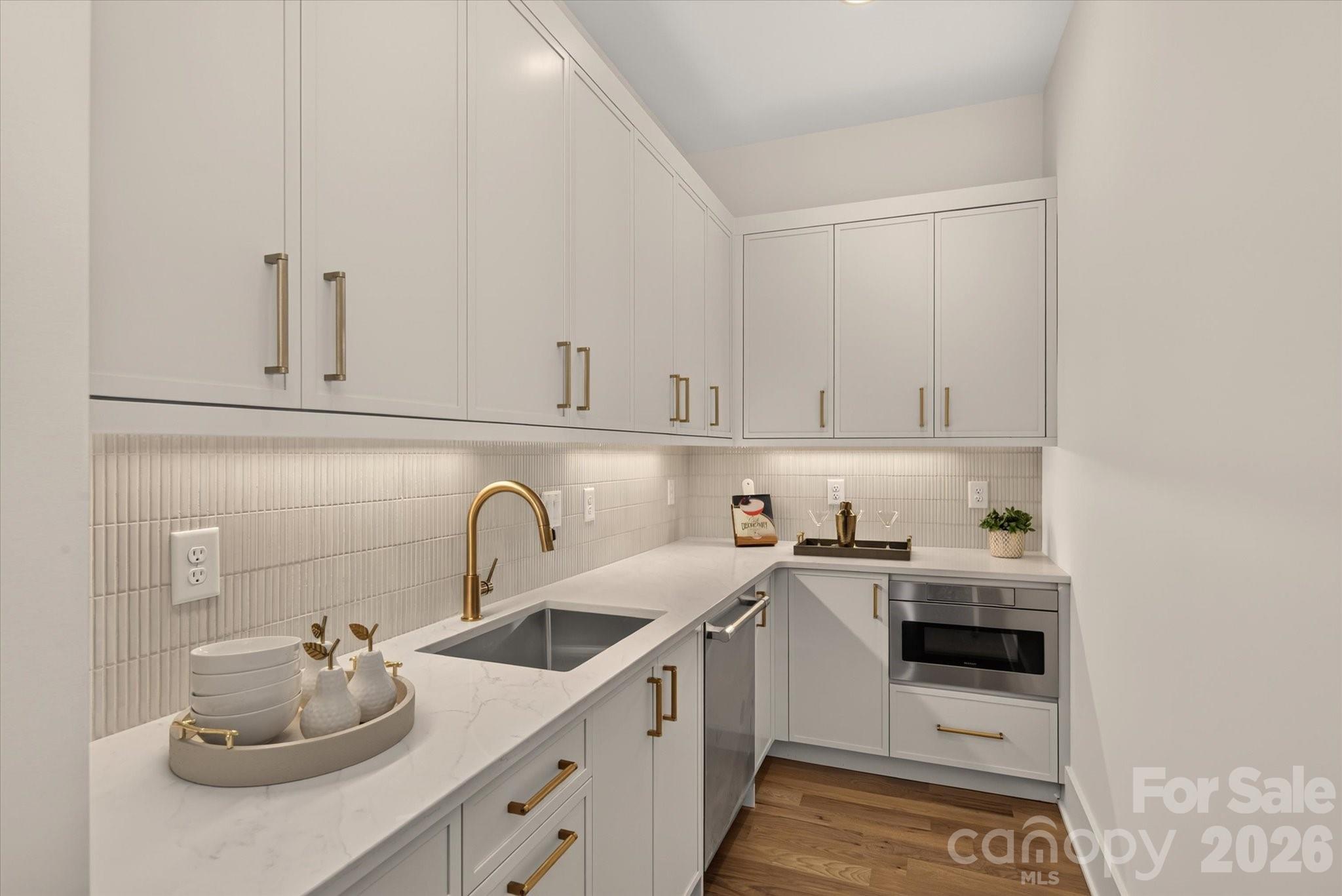 213 Crest Court