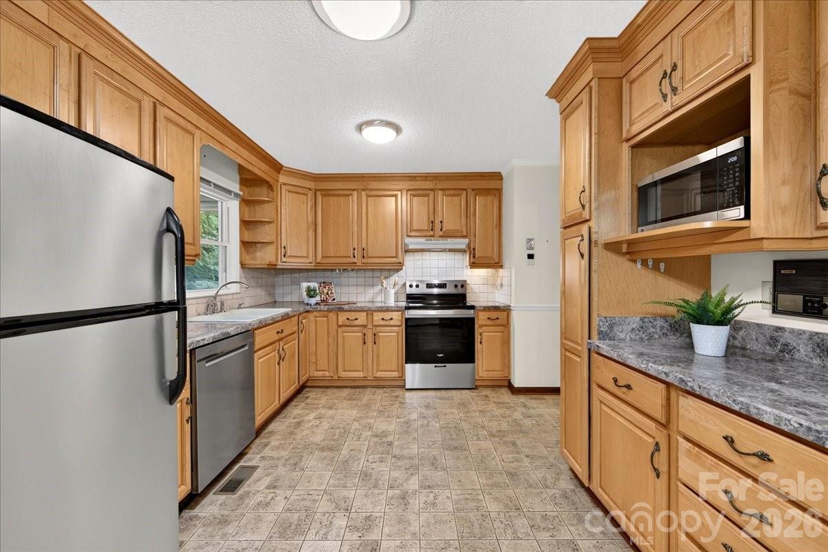 5000 Cedar Forest Drive