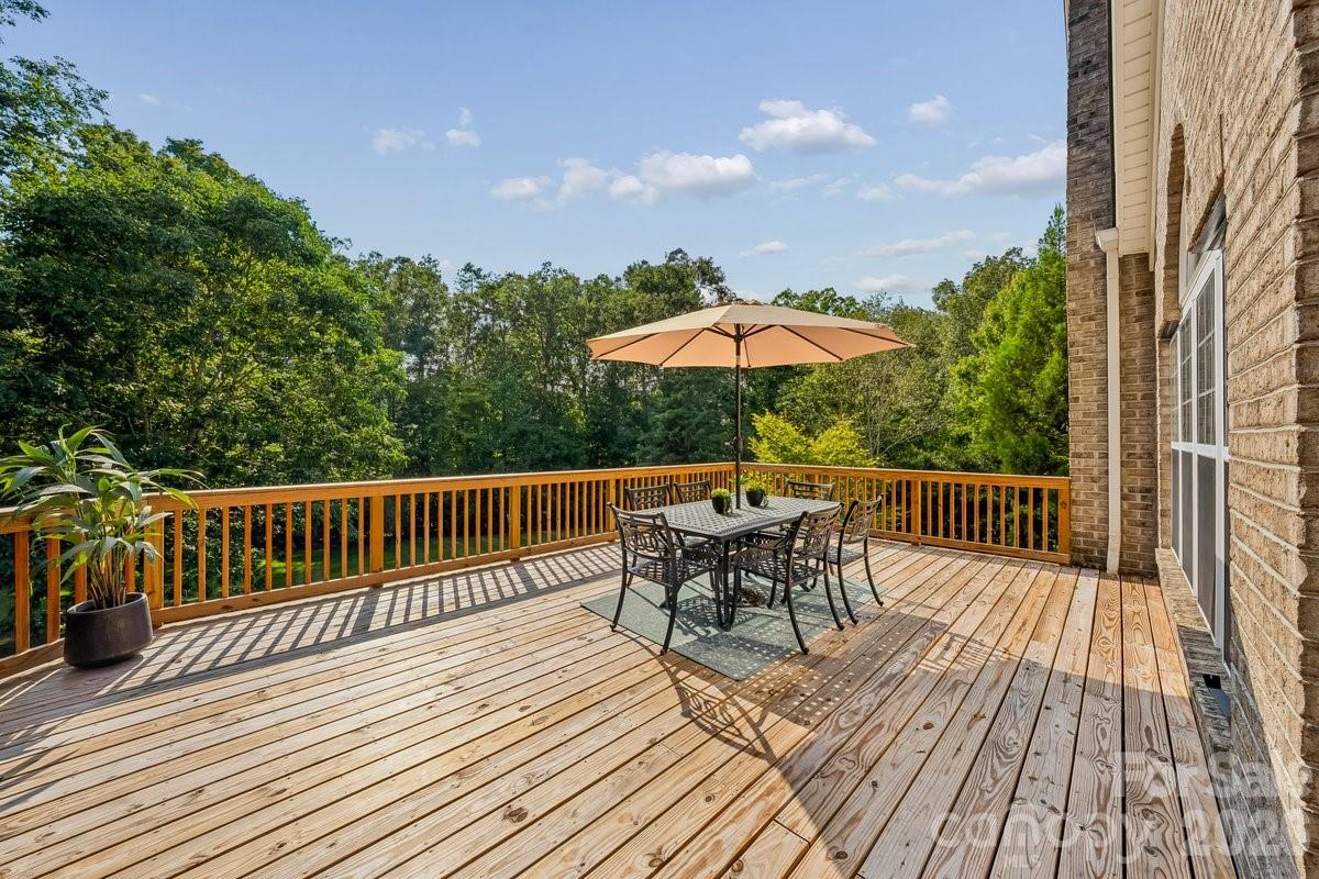 7315 Yellowhorn Trail