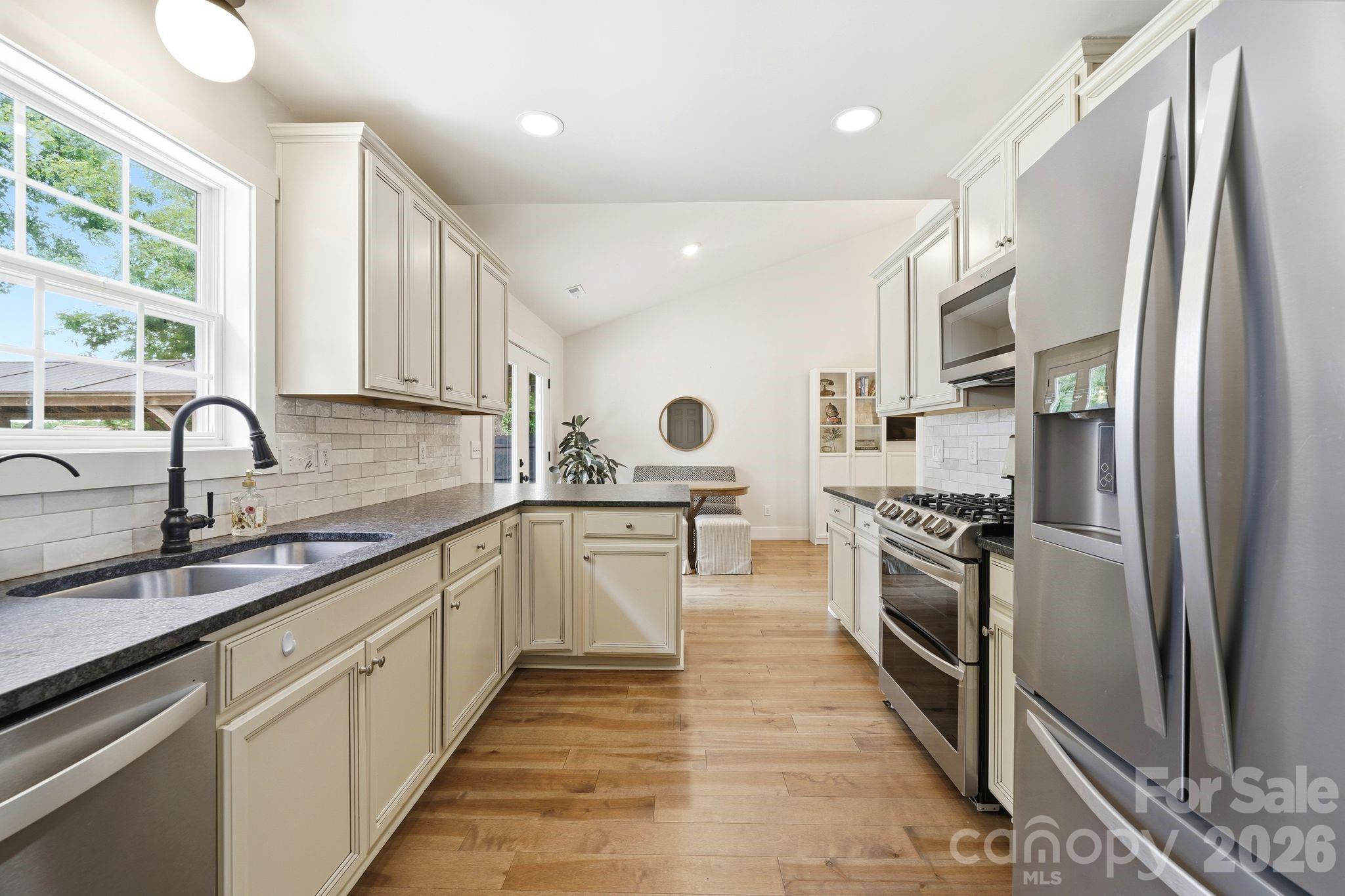 1556 Meadow Glen Lane
