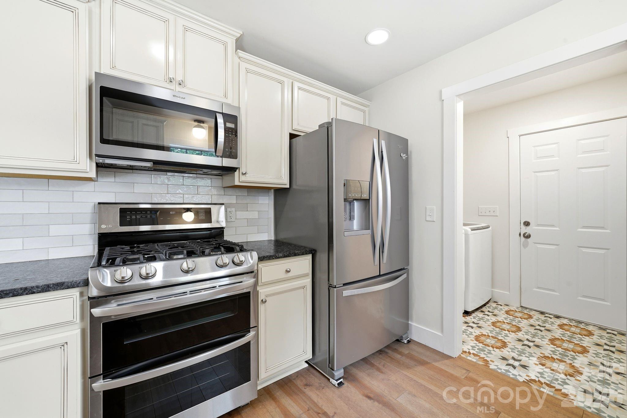 1556 Meadow Glen Lane