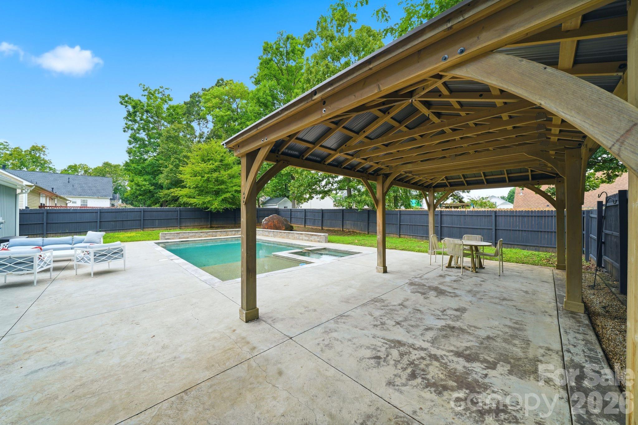 1556 Meadow Glen Lane