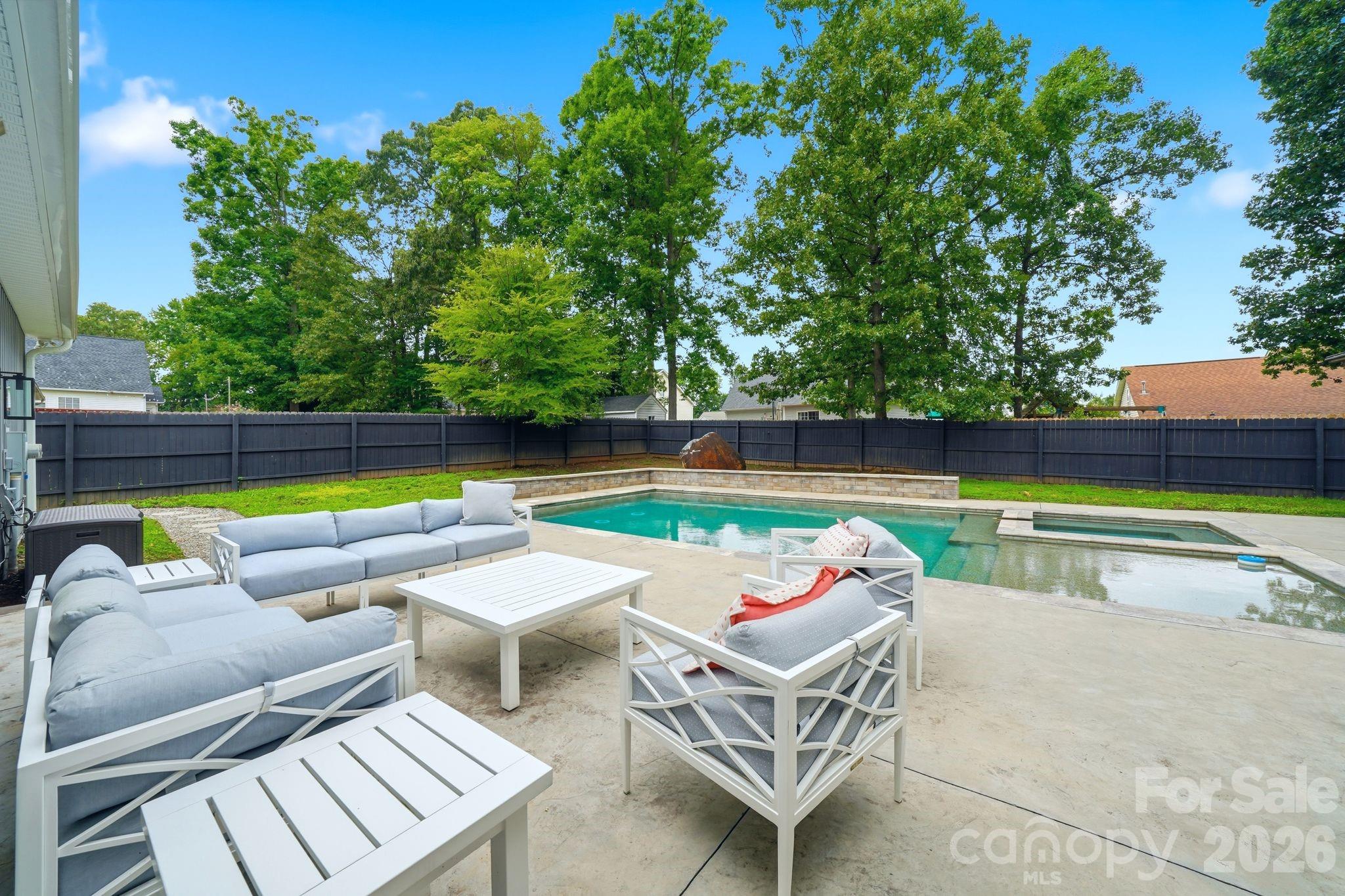 1556 Meadow Glen Lane