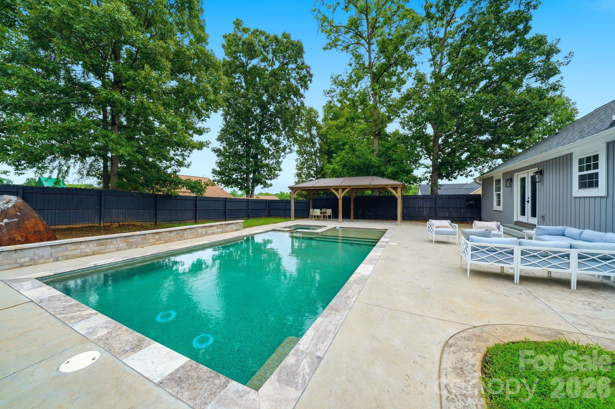 1556 Meadow Glen Lane