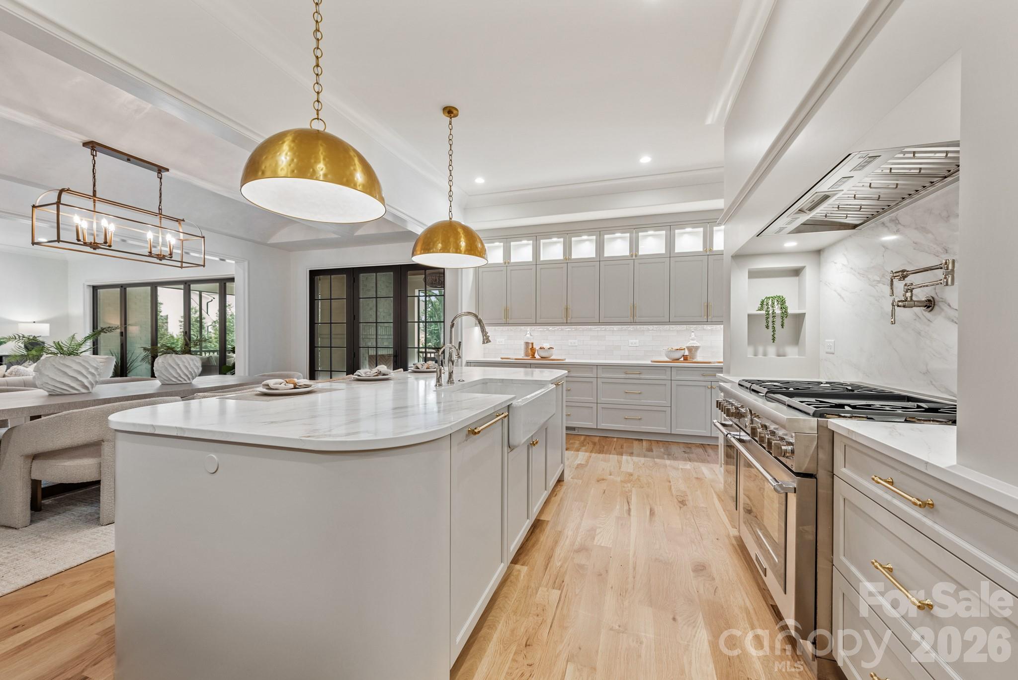237 N Canterbury Road