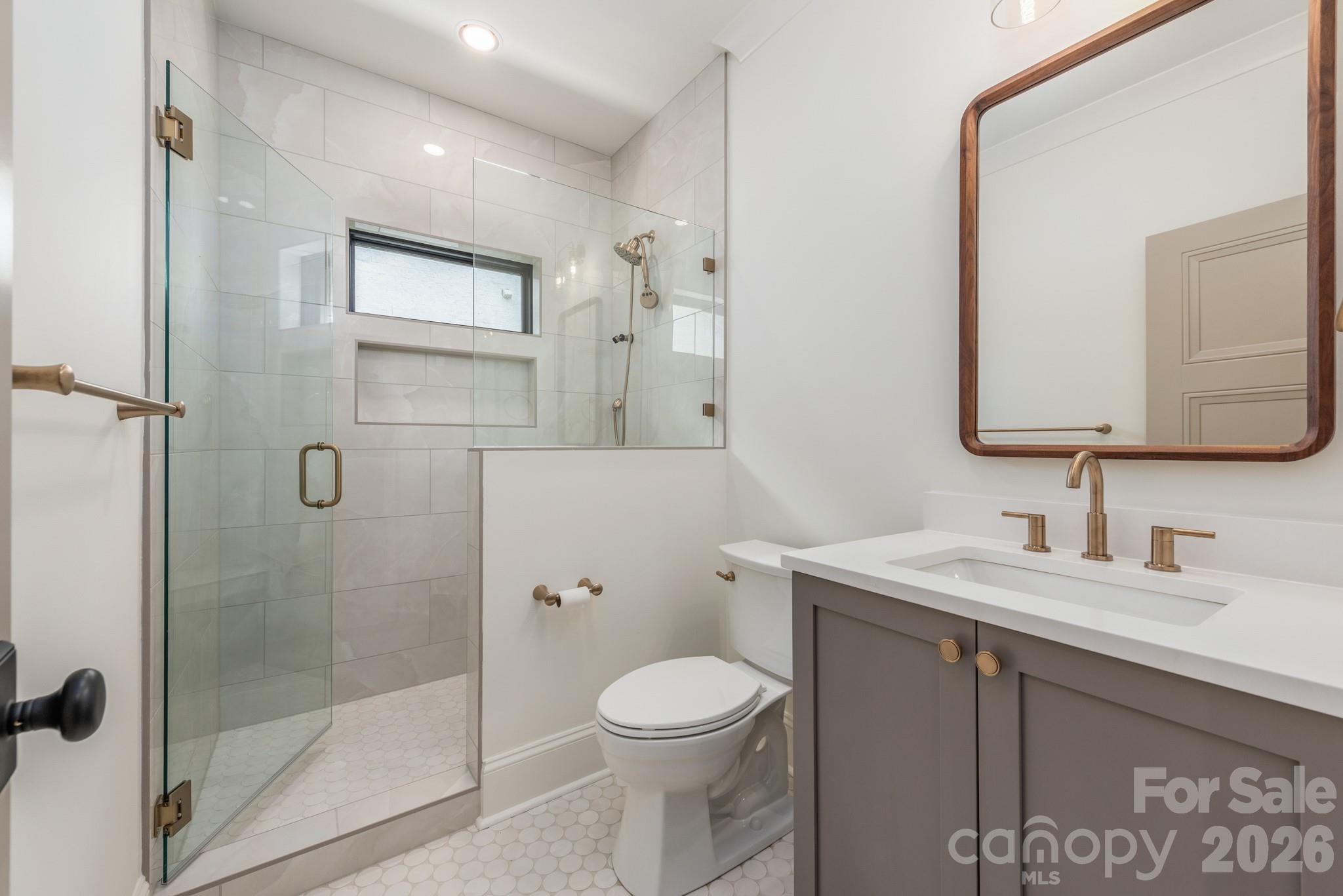 237 N Canterbury Road