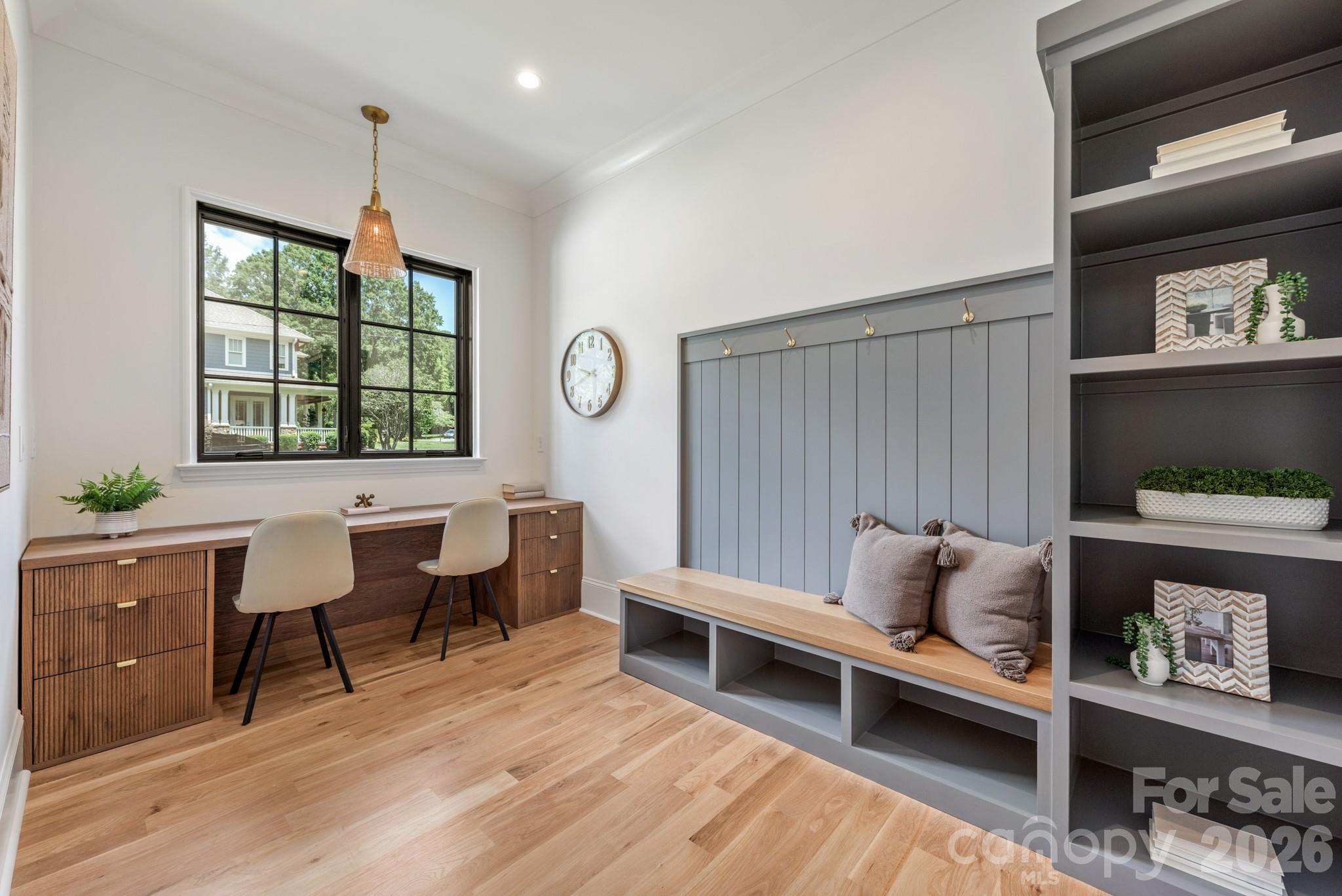 237 N Canterbury Road