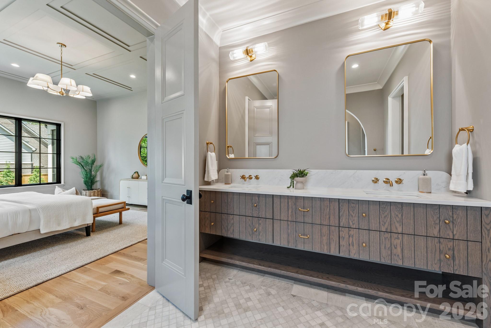 237 N Canterbury Road